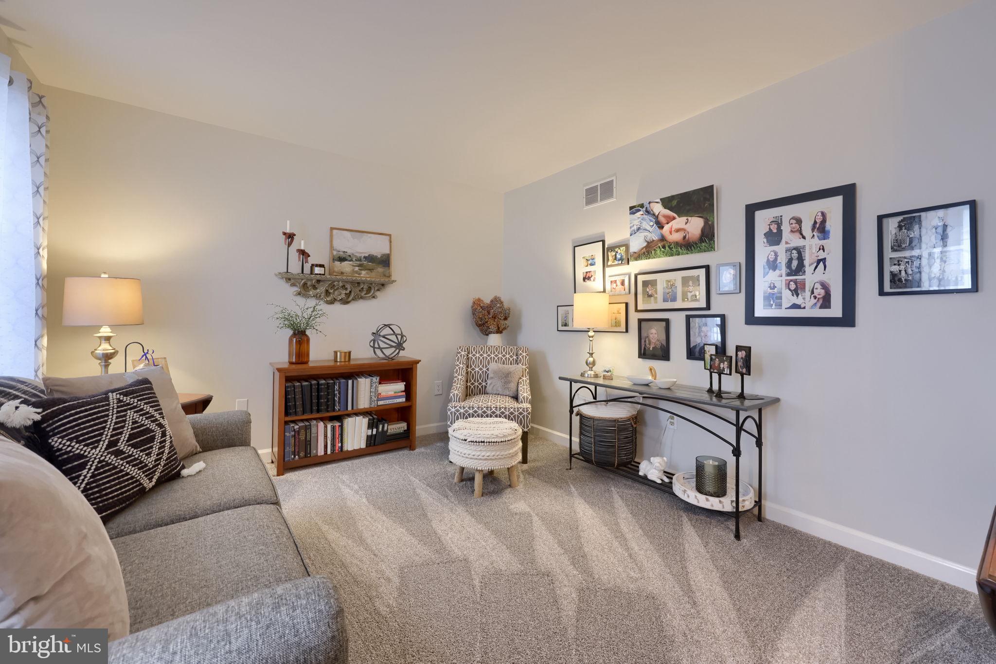 WOODS EDGE - Residential