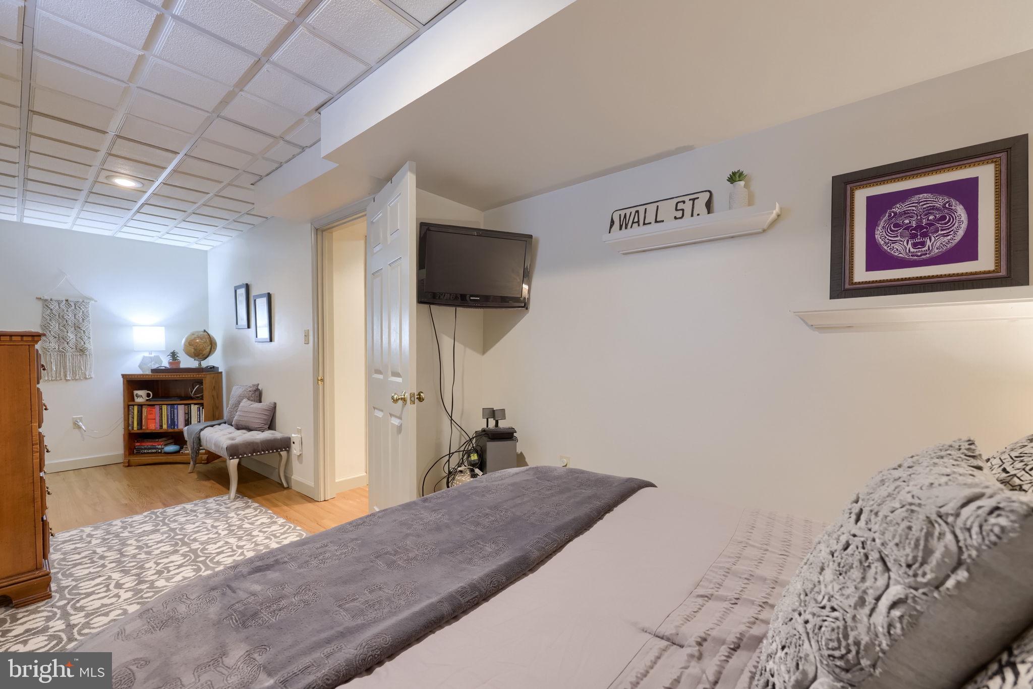 WOODS EDGE - Residential