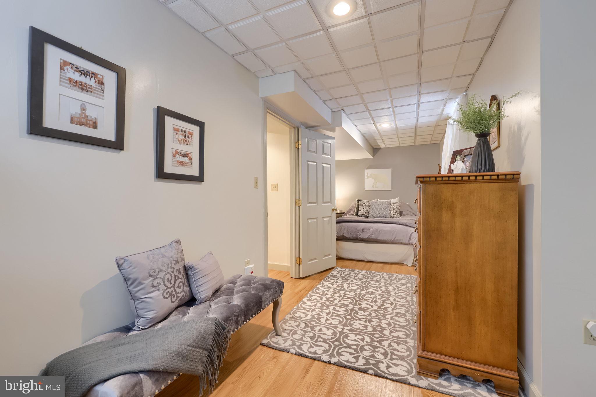 WOODS EDGE - Residential