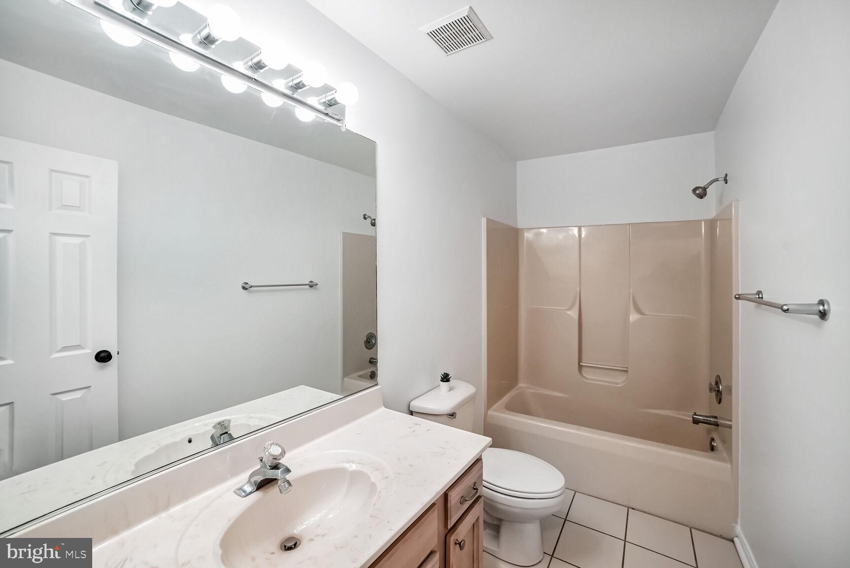 HUNT CLUB ESTATES - Residential