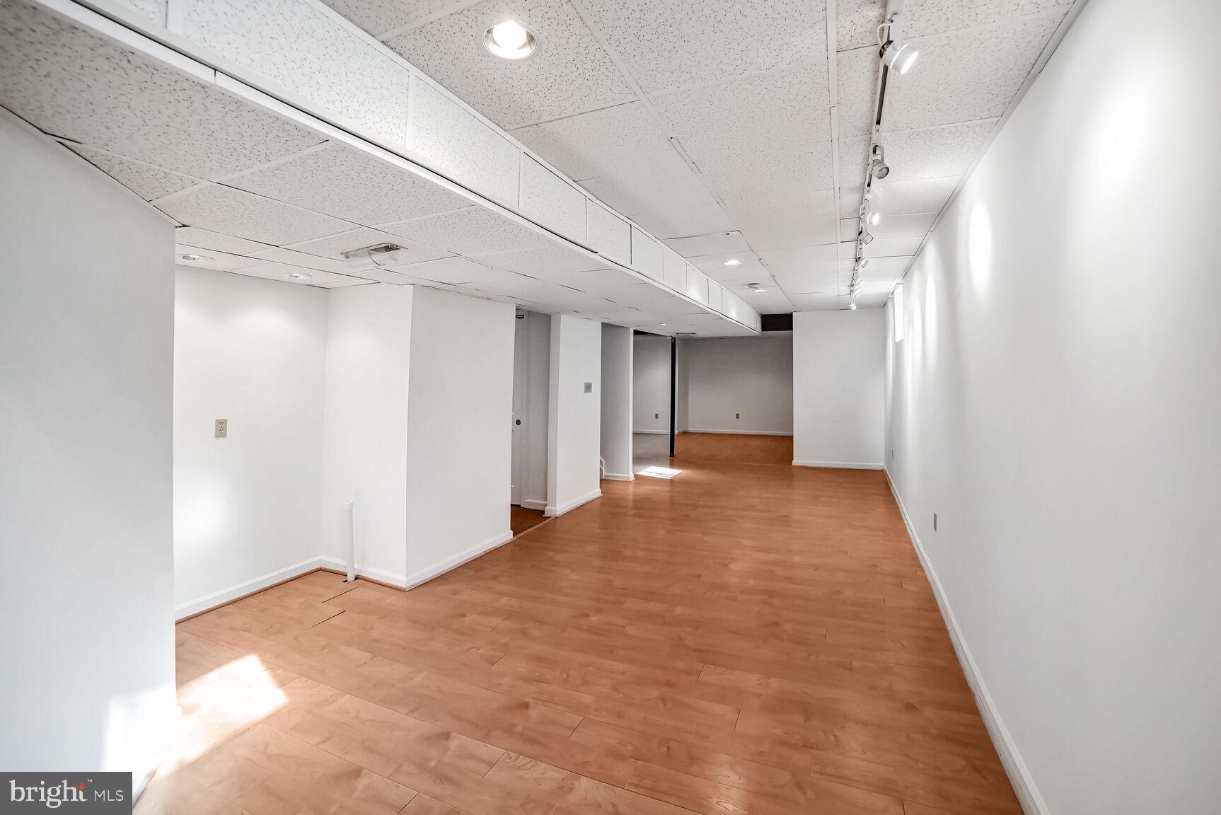 HUNT CLUB ESTATES - Residential