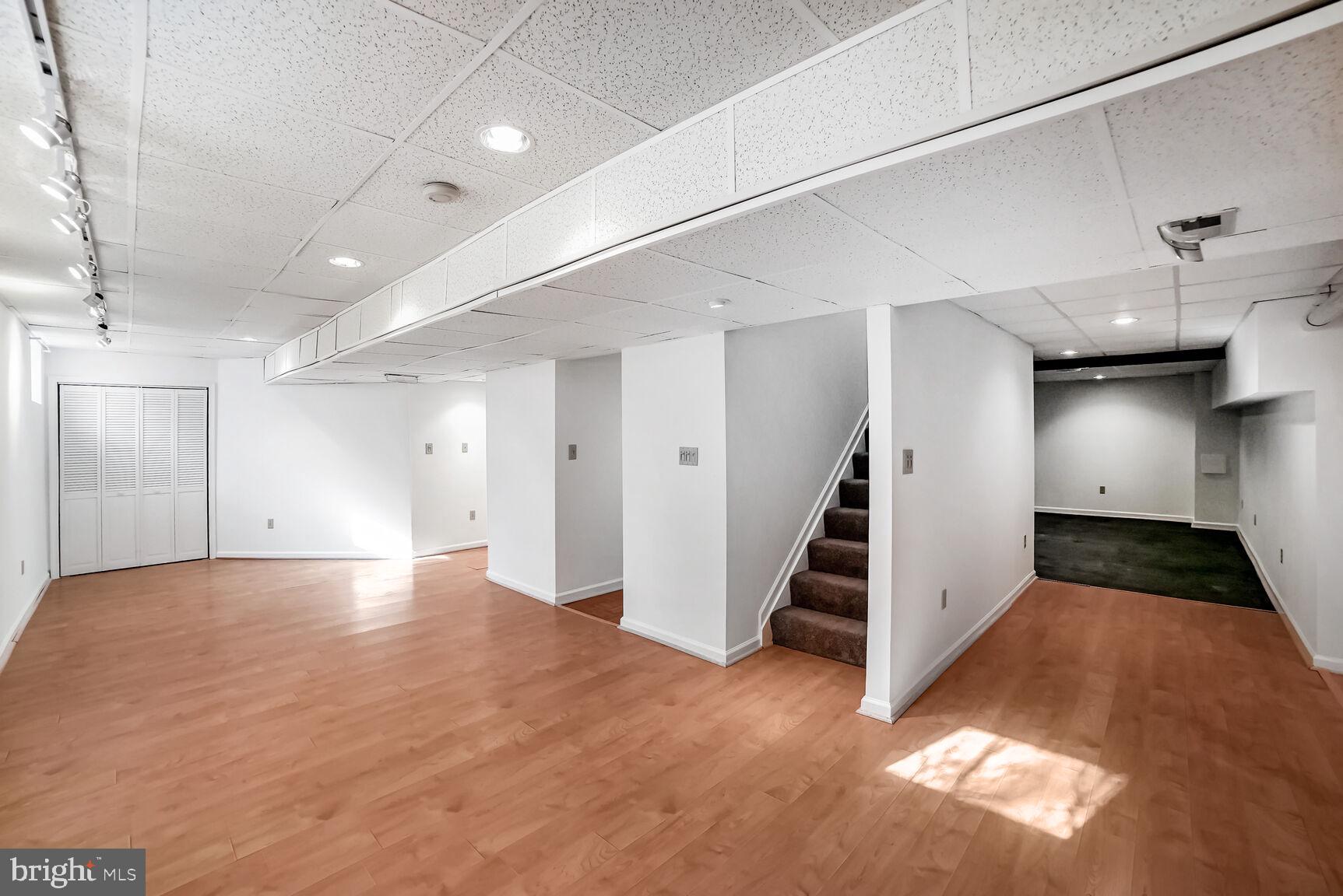 HUNT CLUB ESTATES - Residential