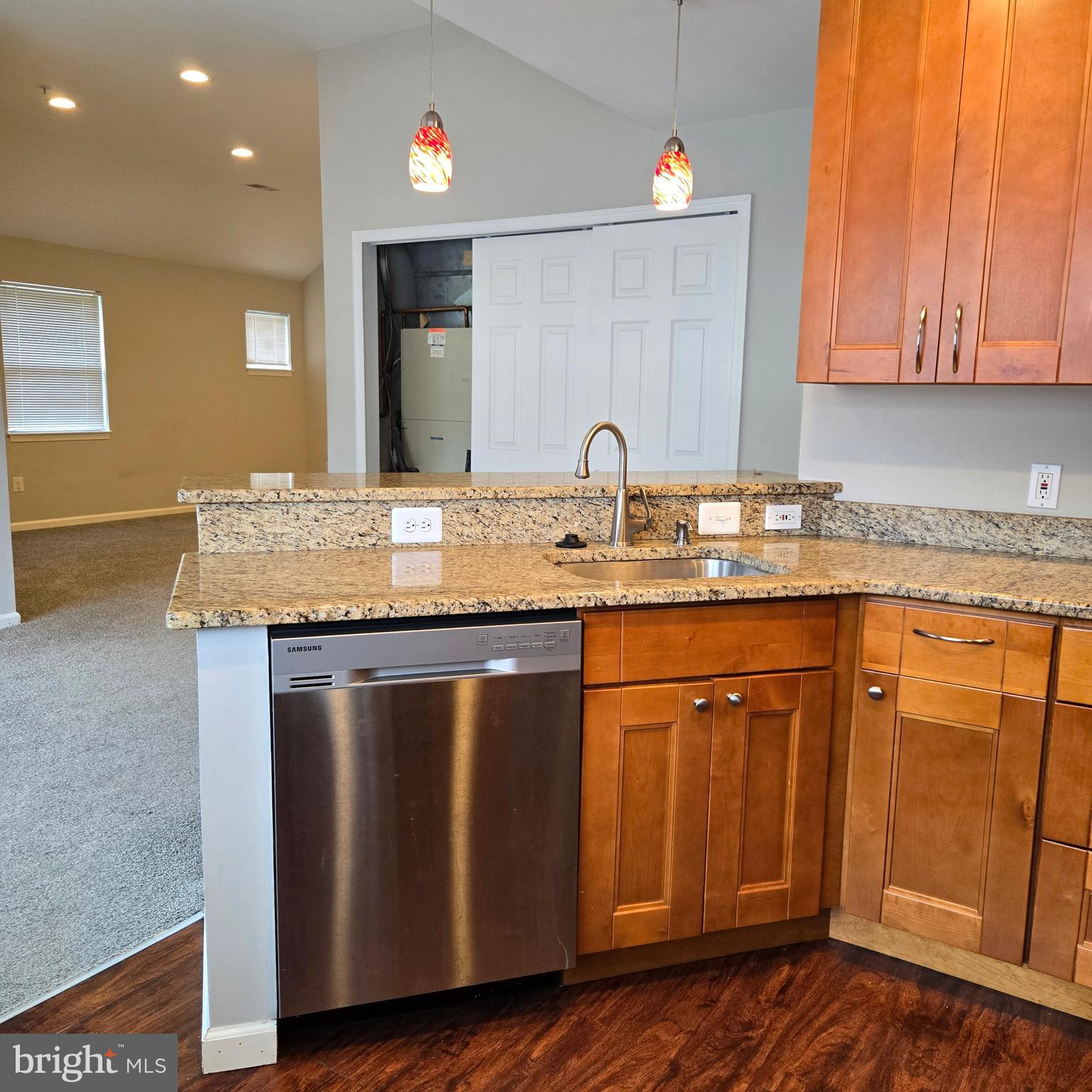 COLUMBIA TOWN CENTER - Residential Lease