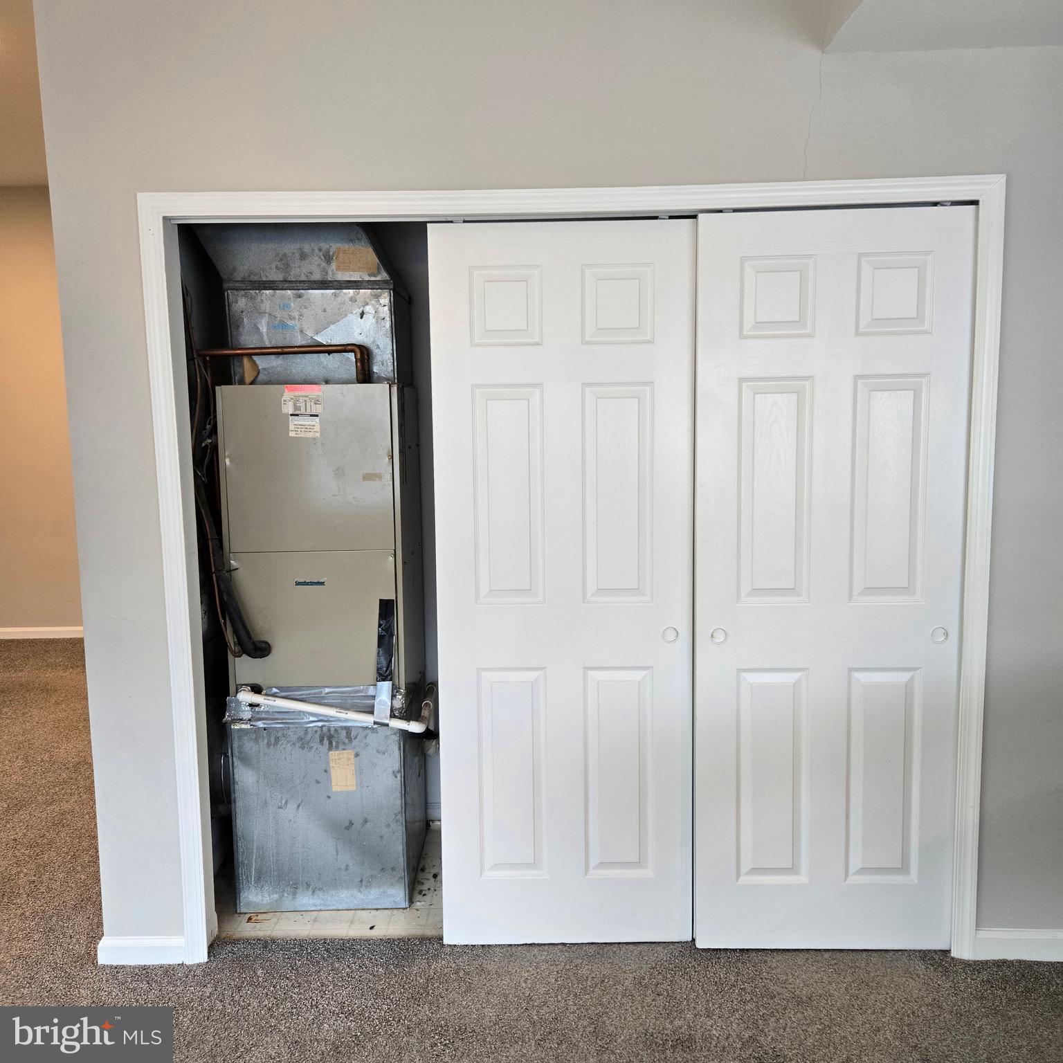 COLUMBIA TOWN CENTER - Residential Lease