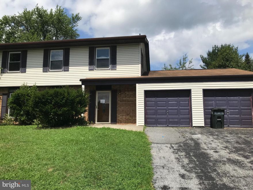 MULTIPLE OFFERS. HIGHEST AND BEST DEADLINE submission is 10/28/2019 10 am. SFH priced to sell! 4 bdrms 2.5 baths, 2 car garage. New roof!! This property is eligible under the FMFL First Look Initiative thru 11/10/19, only owner occupant offers during this time. Seller exempt from disc/disclaimer and all bank addenda come AFTER offer is accepted. Buyer to pay 100% docs/transfer fees. Property sold as-is