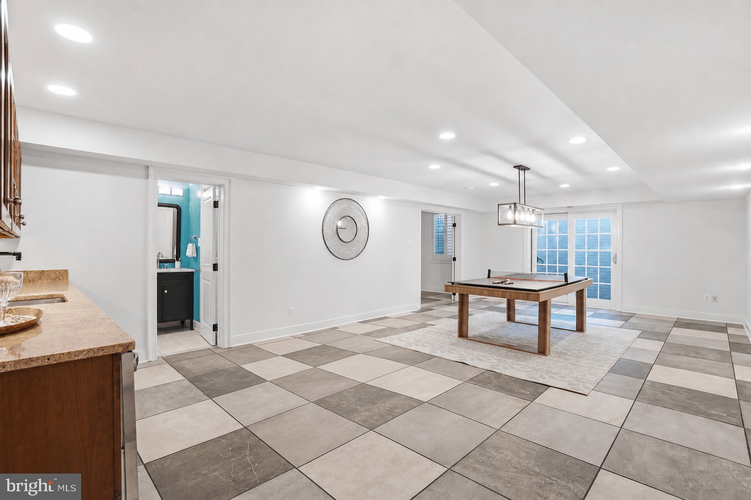 WILLIAMSBURG VILLAGE - Residential