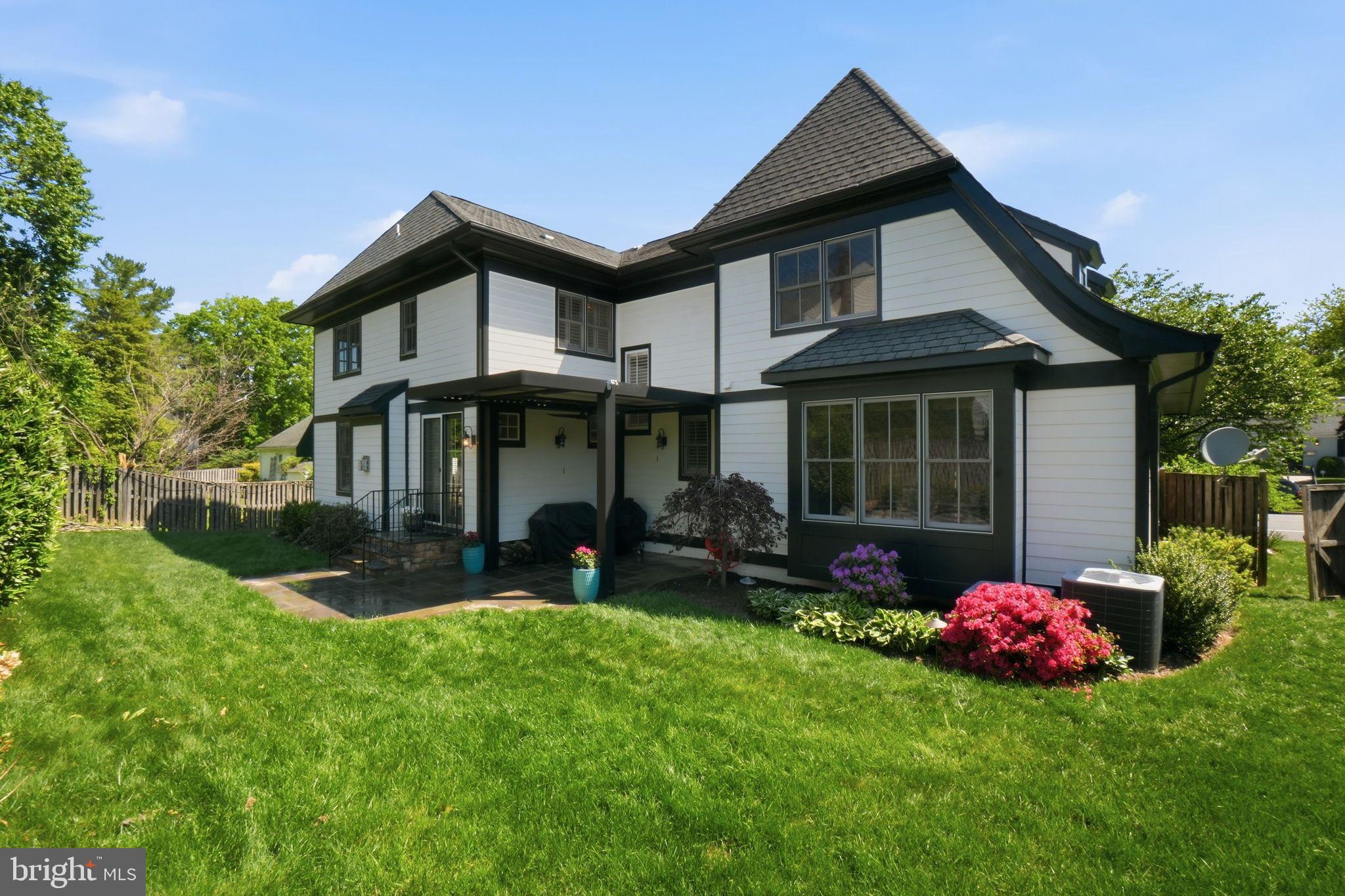 2808 JOHN MARSHALL DRIVE