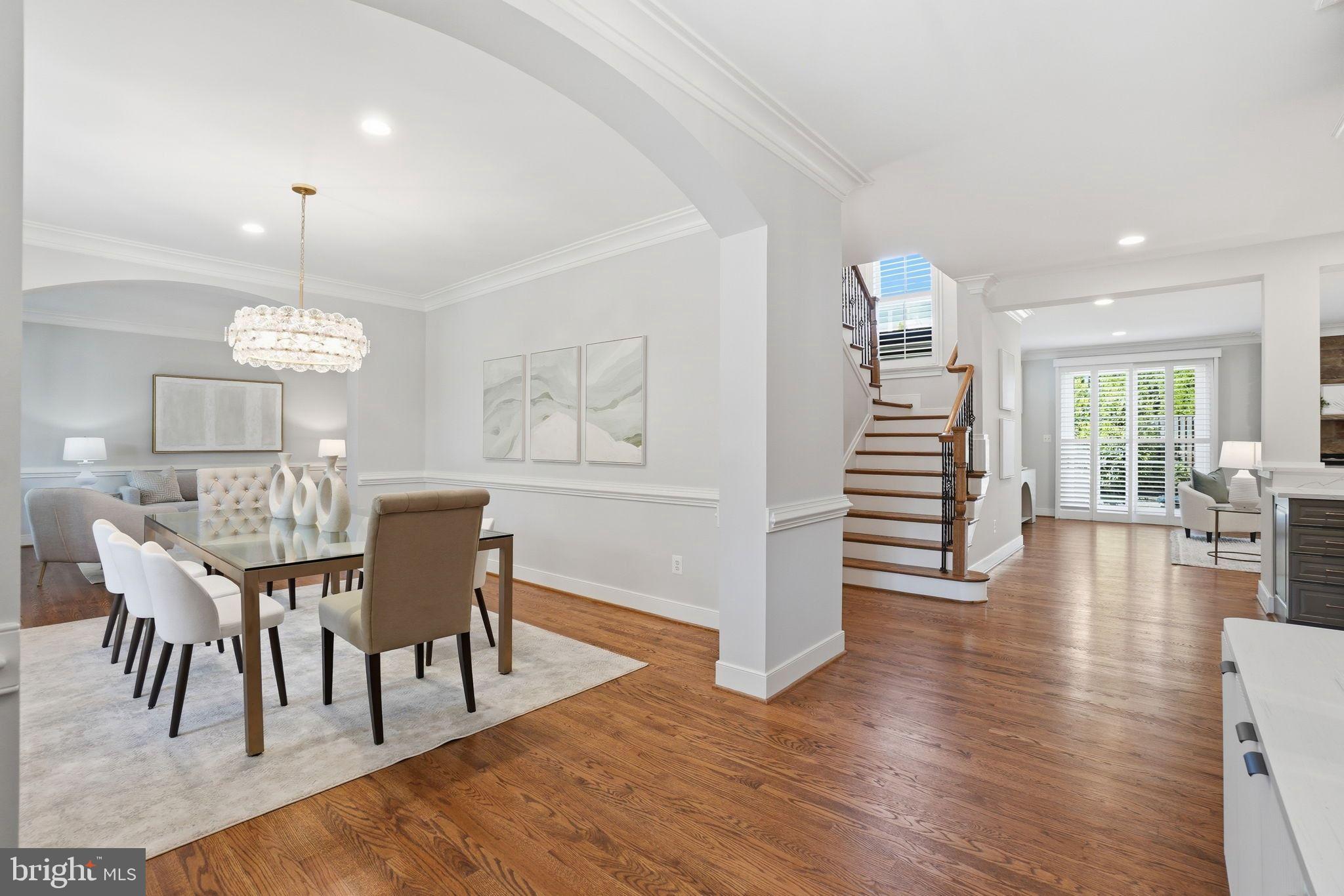 2808 JOHN MARSHALL DRIVE