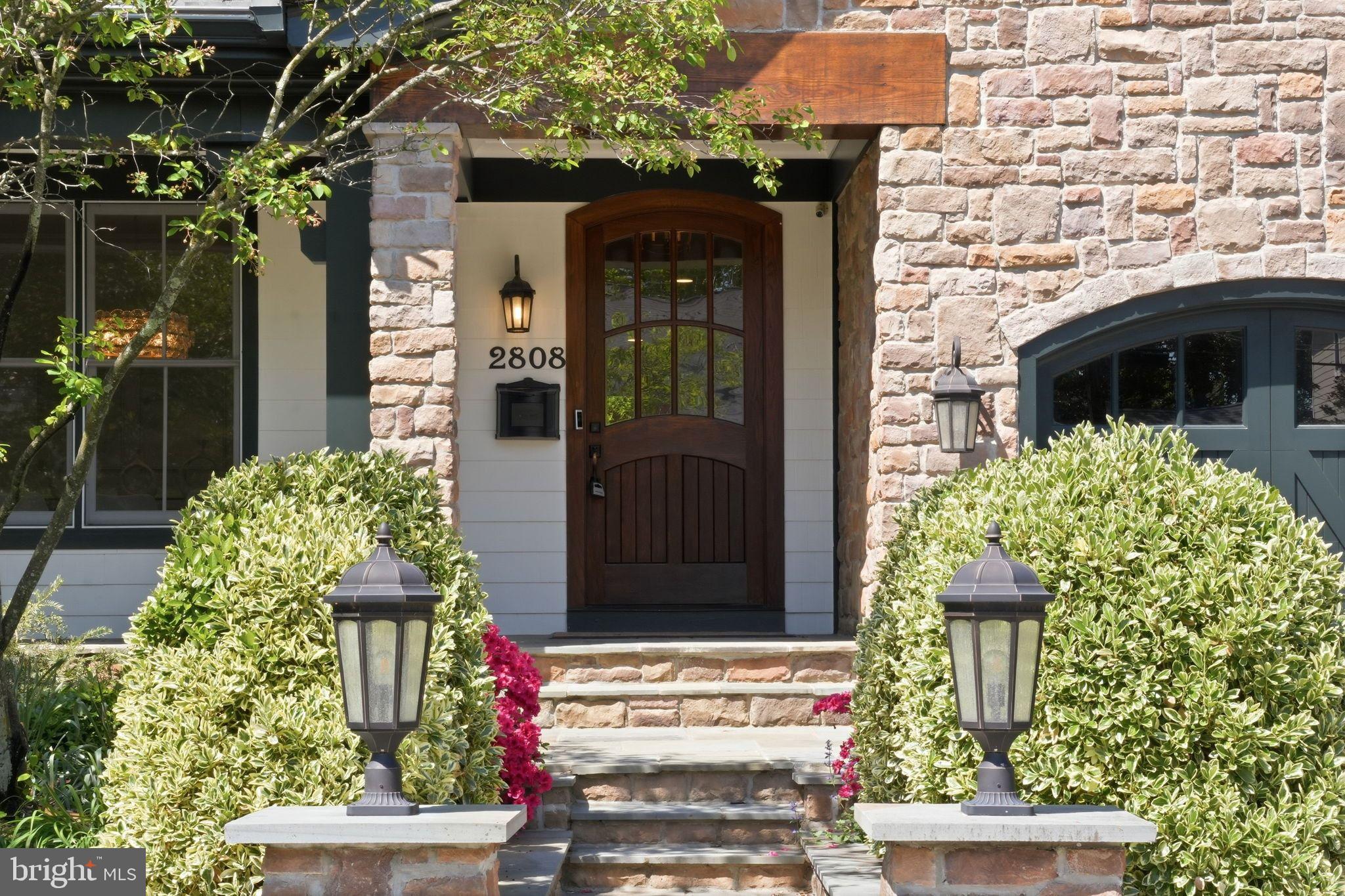 2808 JOHN MARSHALL DRIVE