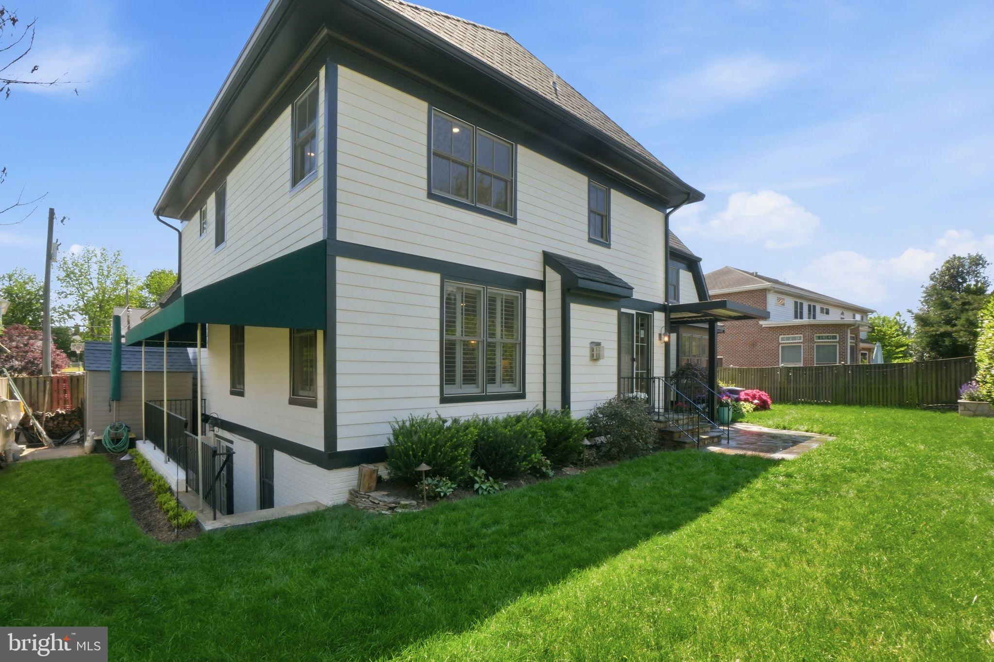 WILLIAMSBURG VILLAGE - Residential