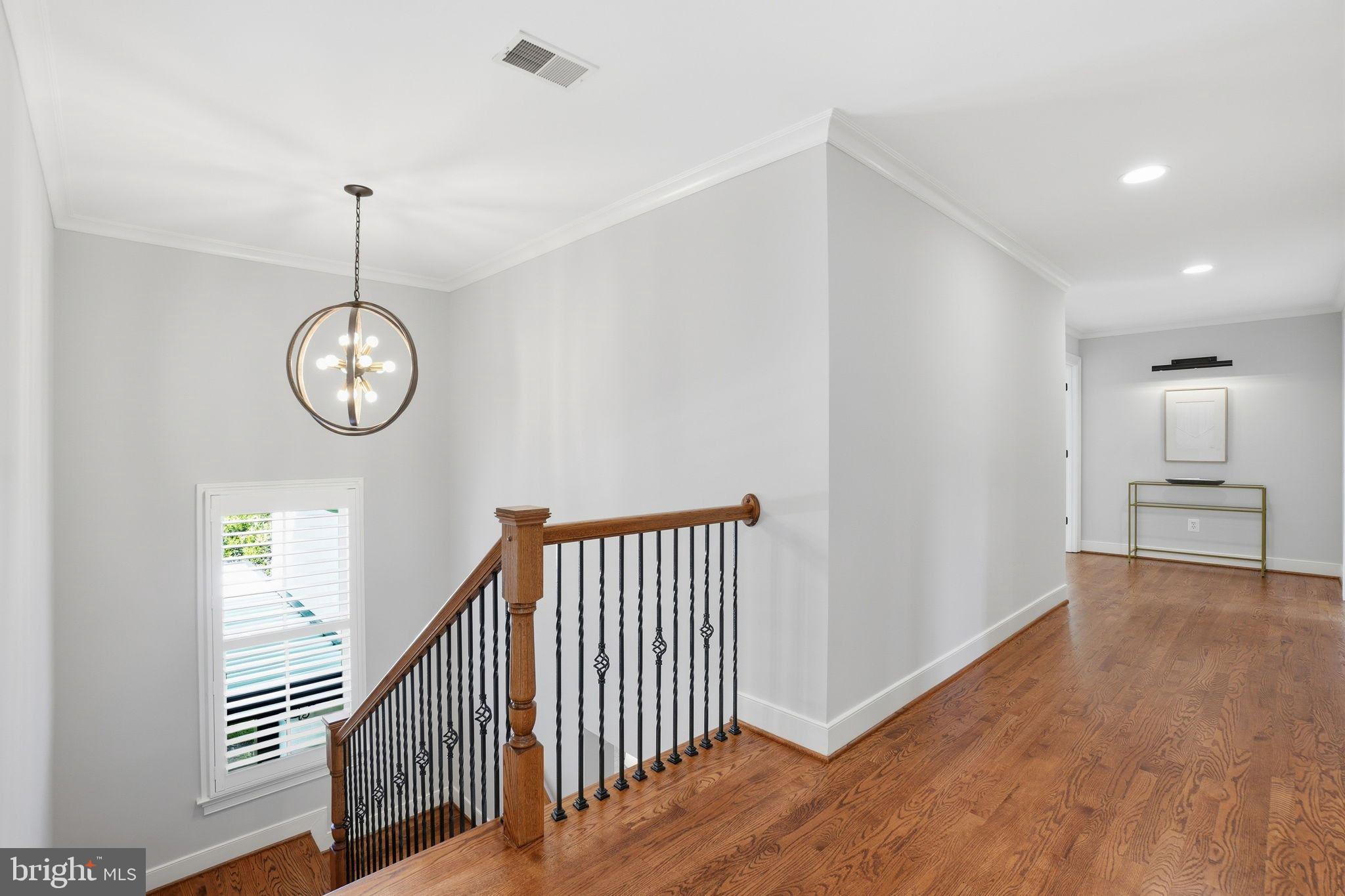 WILLIAMSBURG VILLAGE - Residential