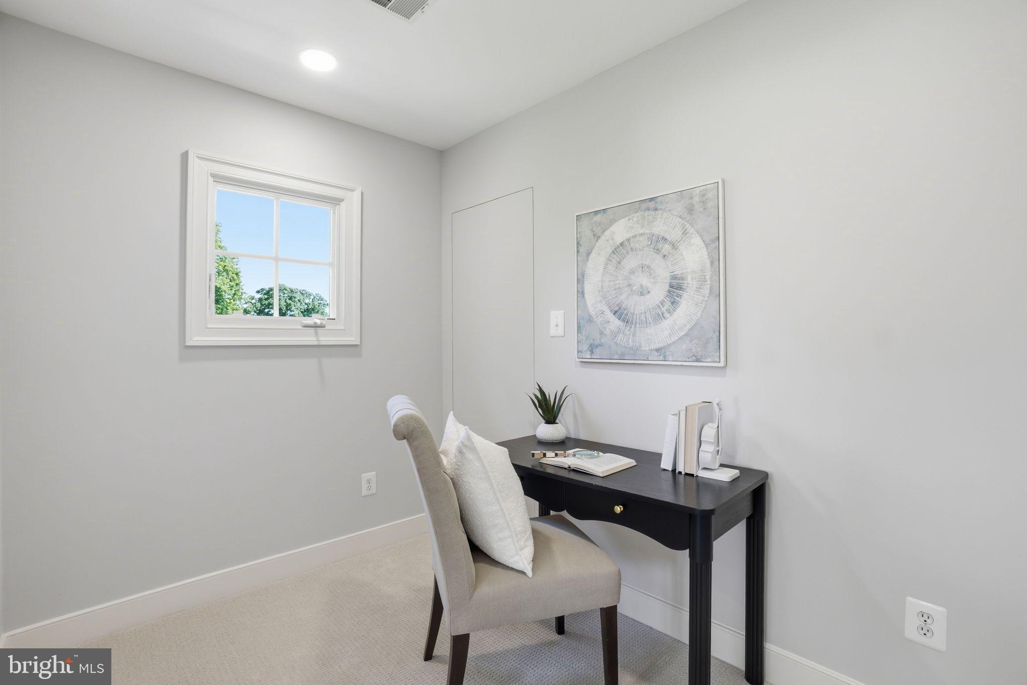 WILLIAMSBURG VILLAGE - Residential