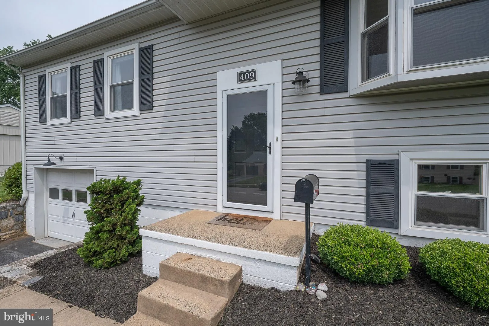 Downingtown, Pennsylvania 19335, United States, 3 Bedrooms Bedrooms, ,3 BathroomsBathrooms,Residential,Pending,149774