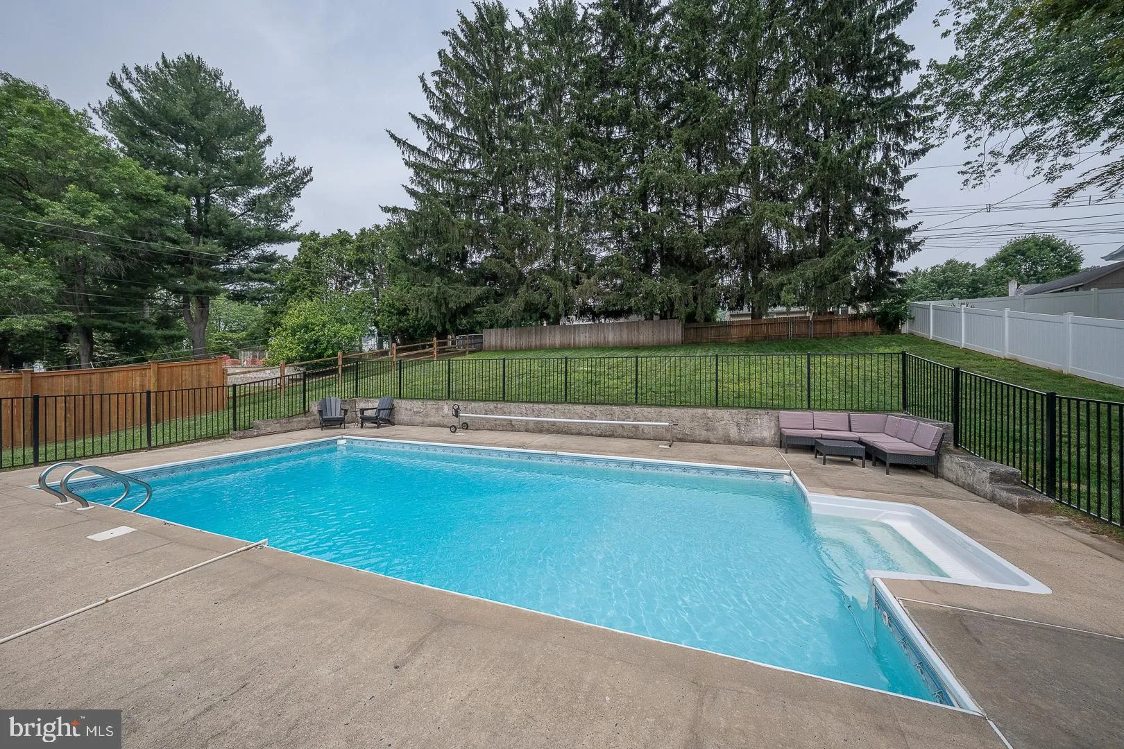 Downingtown, Pennsylvania 19335, United States, 3 Bedrooms Bedrooms, ,3 BathroomsBathrooms,Residential,Pending,149774