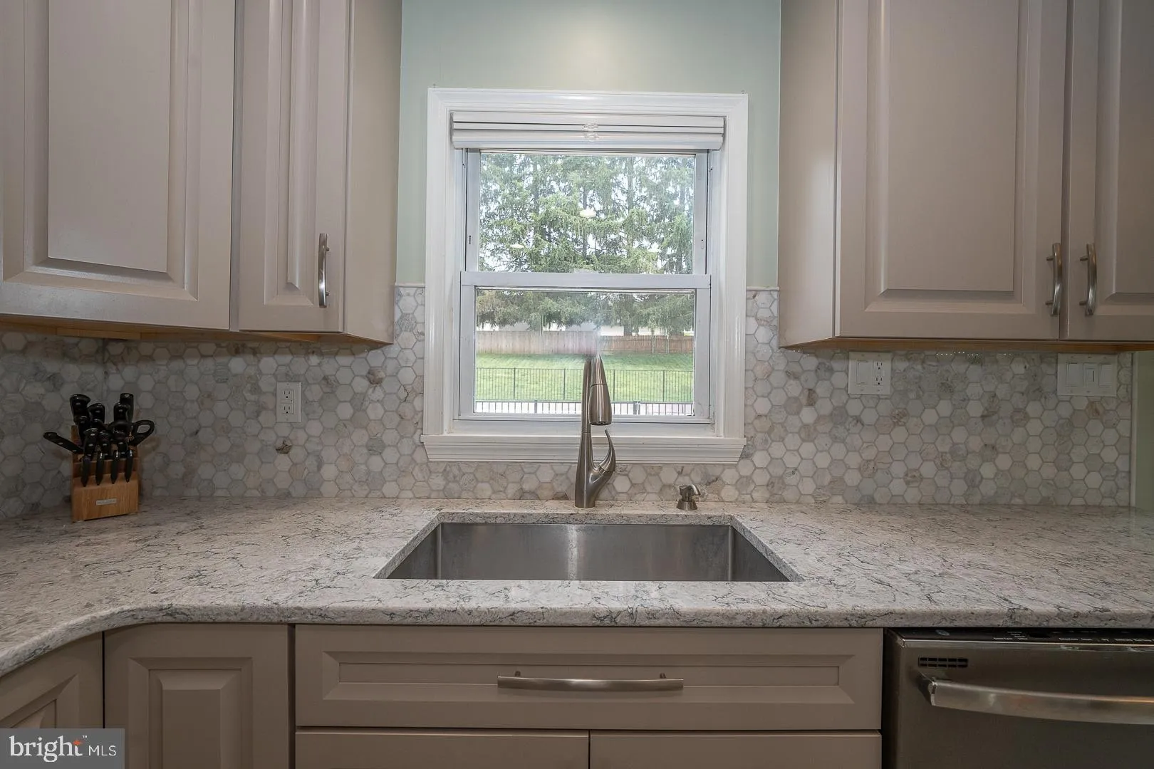 Downingtown, Pennsylvania 19335, United States, 3 Bedrooms Bedrooms, ,3 BathroomsBathrooms,Residential,Pending,149774