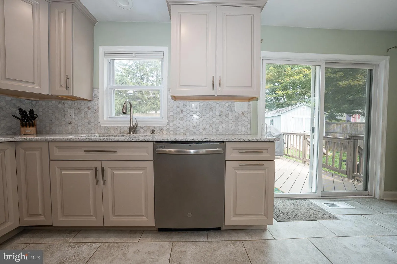 Downingtown, Pennsylvania 19335, United States, 3 Bedrooms Bedrooms, ,3 BathroomsBathrooms,Residential,Pending,149774