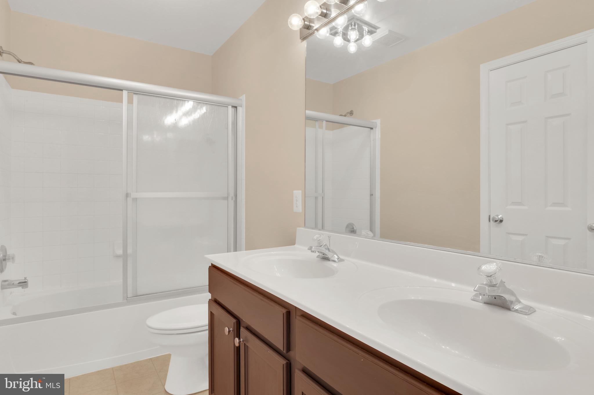 ASHBURN VILLAGE - Residential Lease