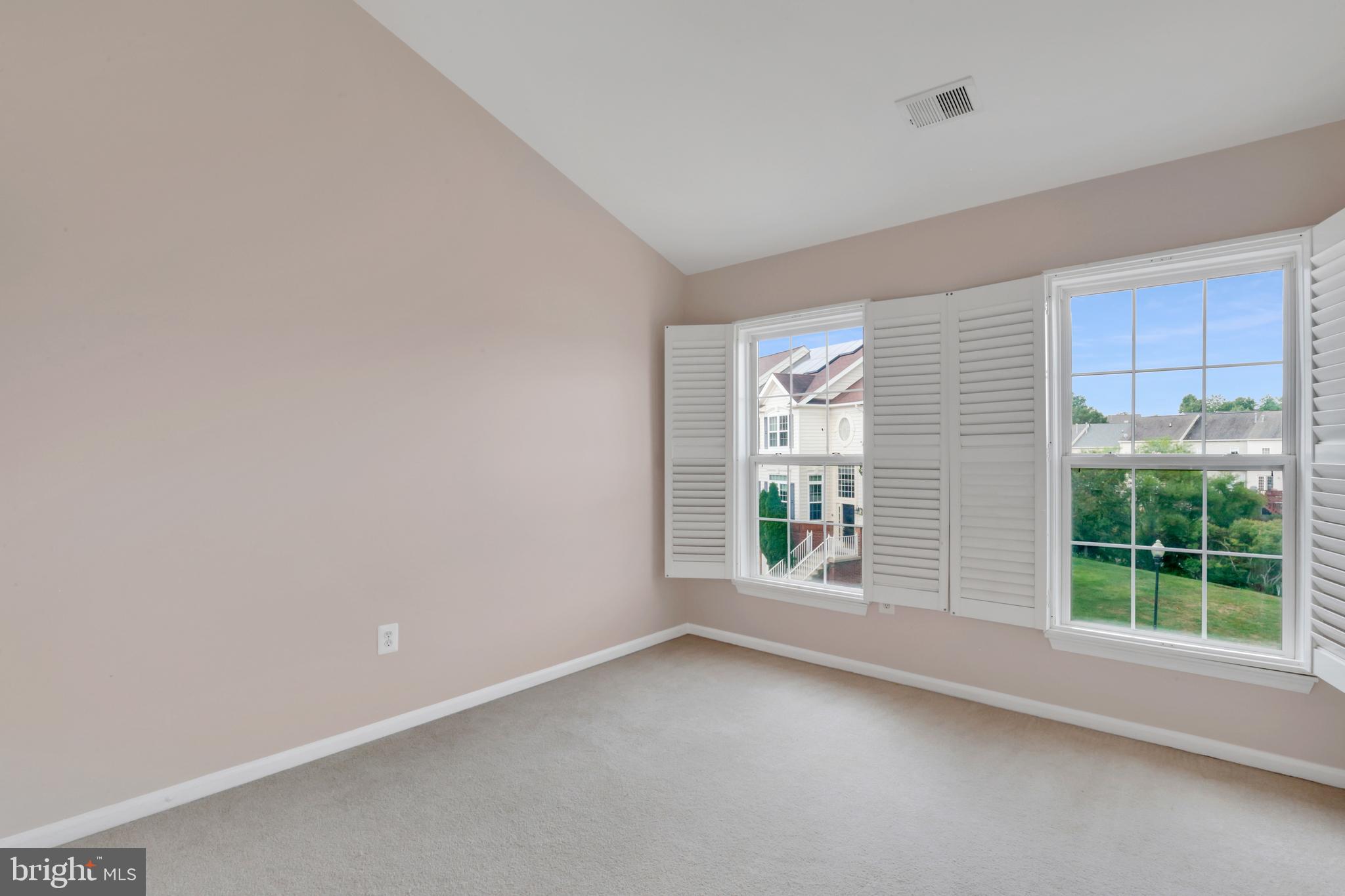 ASHBURN VILLAGE - Residential Lease