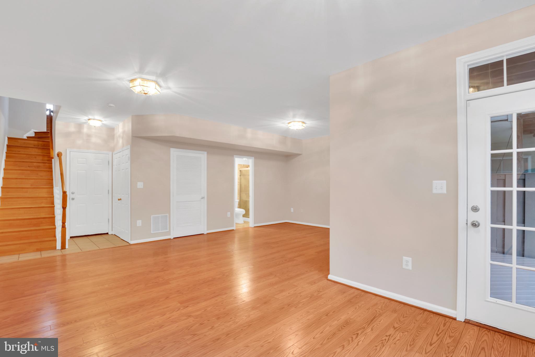 ASHBURN VILLAGE - Residential Lease