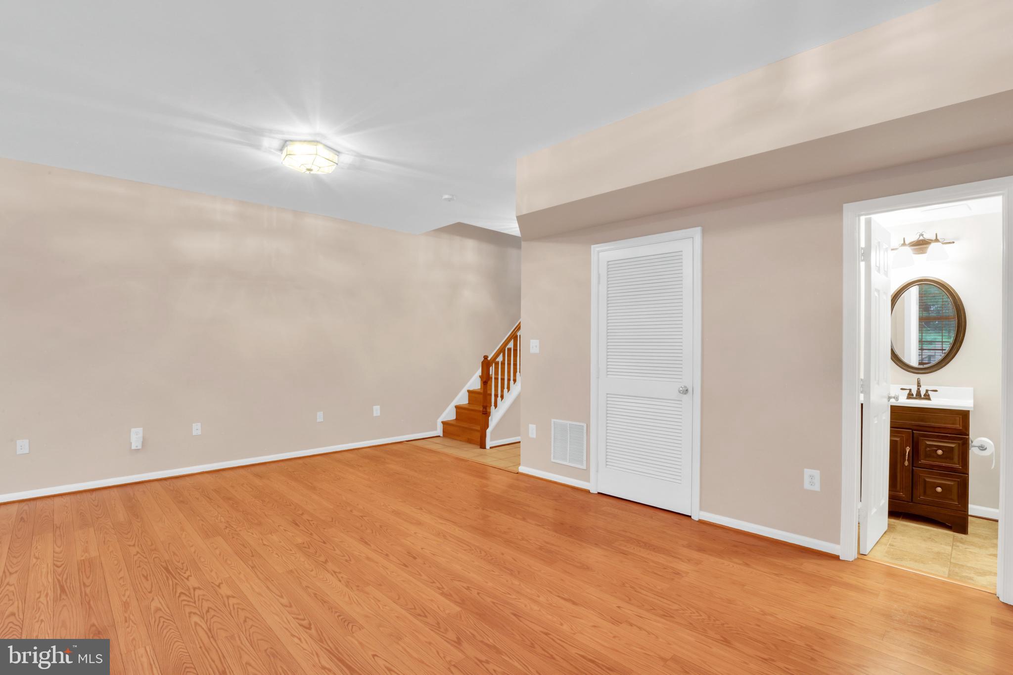 ASHBURN VILLAGE - Residential Lease