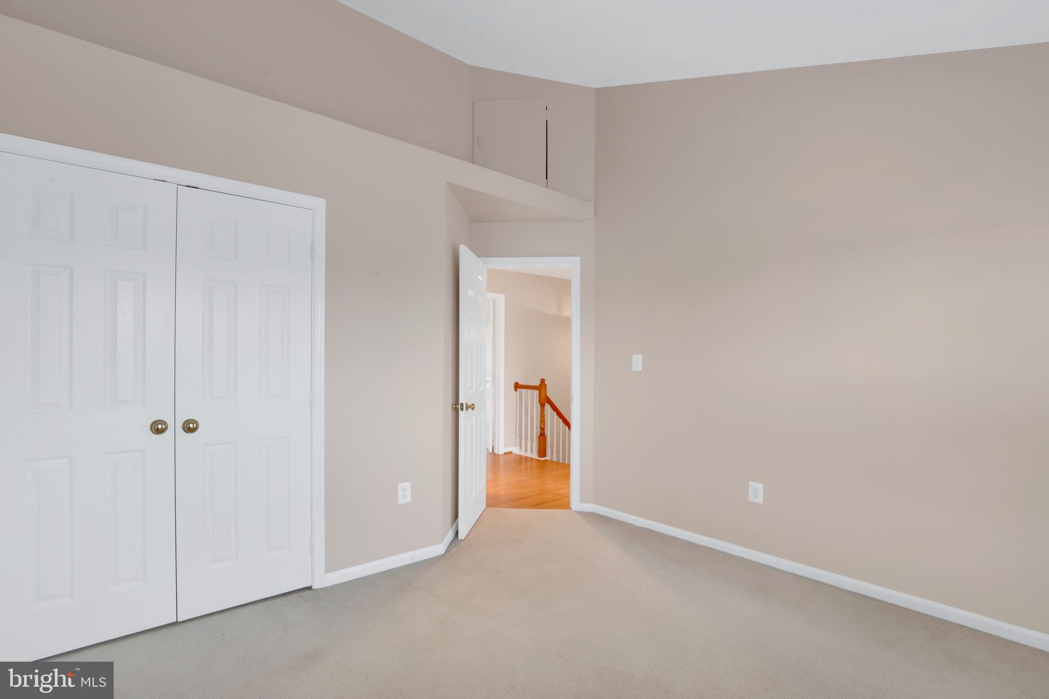 ASHBURN VILLAGE - Residential Lease