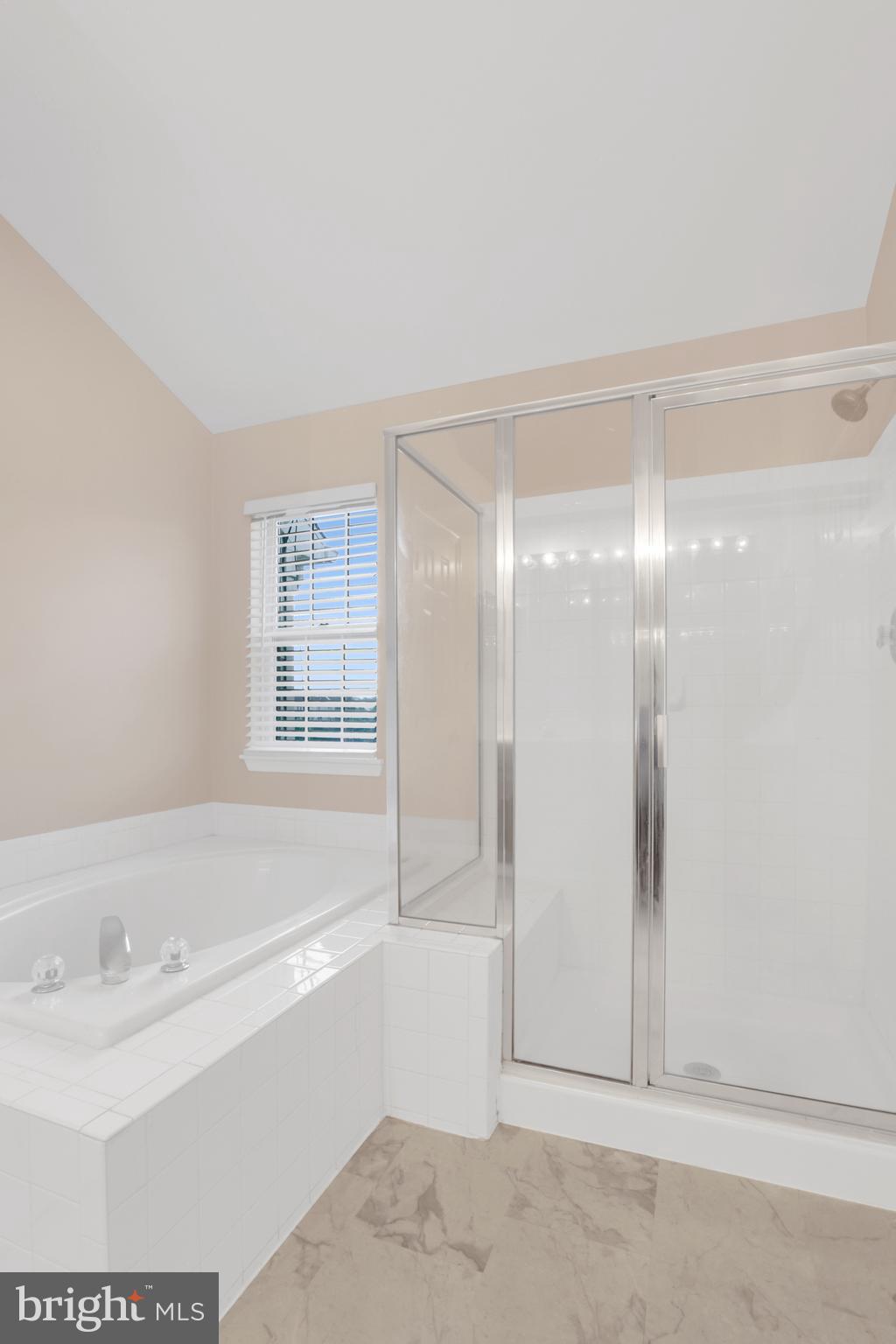 ASHBURN VILLAGE - Residential Lease