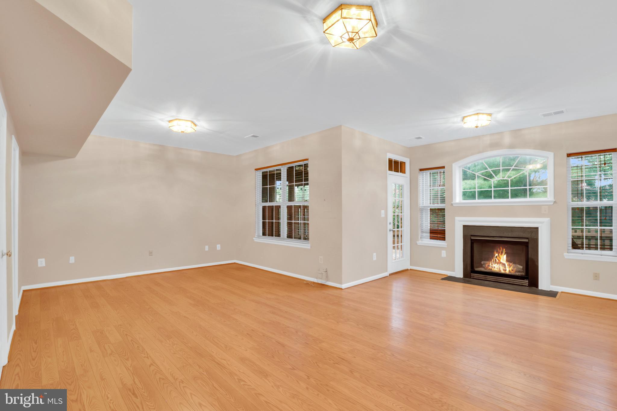 ASHBURN VILLAGE - Residential Lease