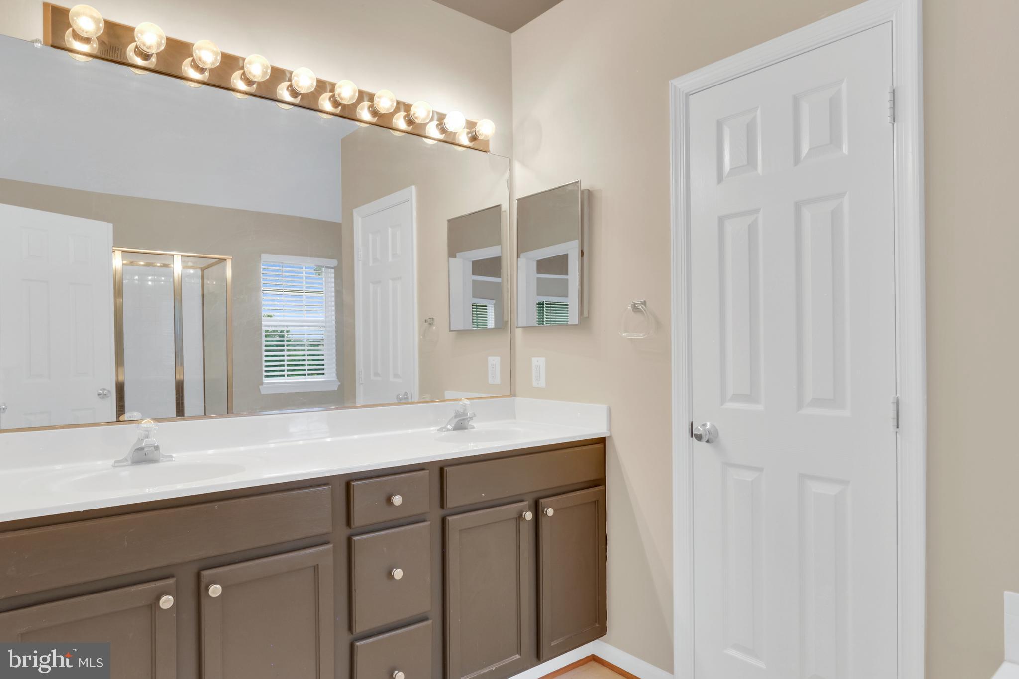 ASHBURN VILLAGE - Residential Lease