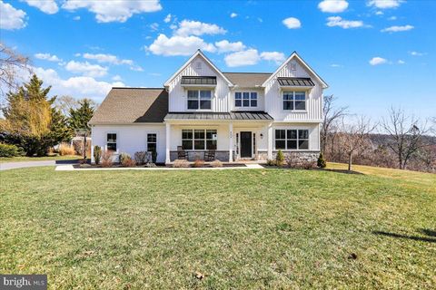 Photo of 553 N Muddy Creek Road, DENVER, PA 17517 (MLS # PALA2066138)