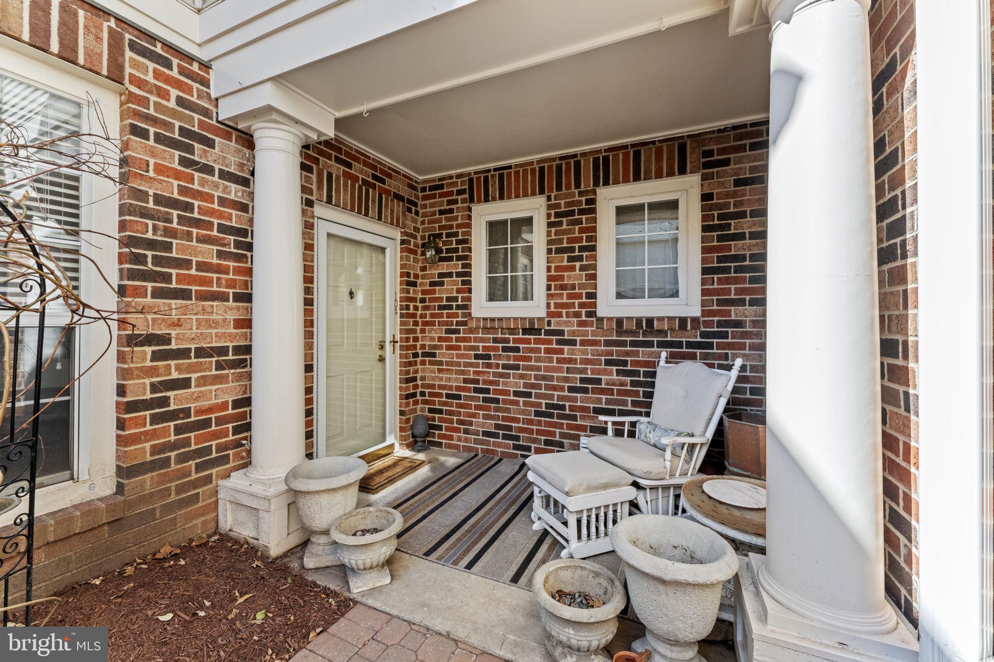 CHELSEA COURTS - Residential