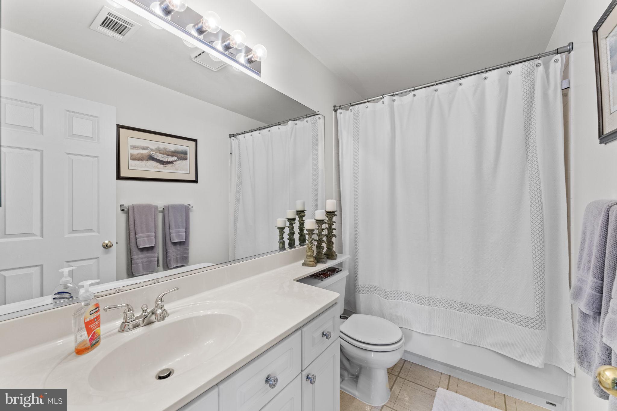 CHELSEA COURTS - Residential