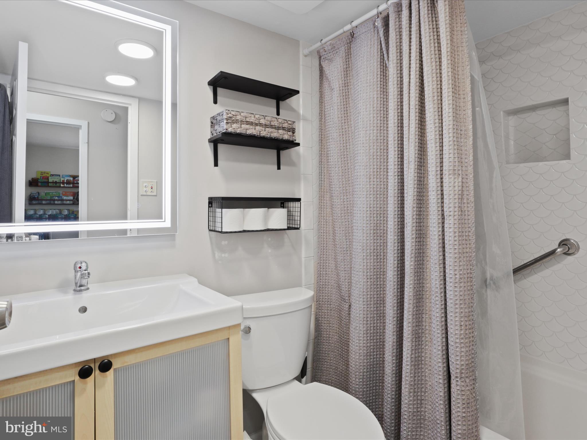 CHESTNUT GROVE - Residential