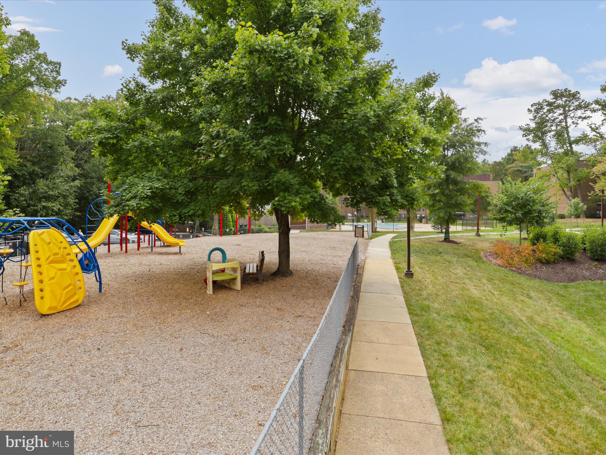 CHESTNUT GROVE - Residential