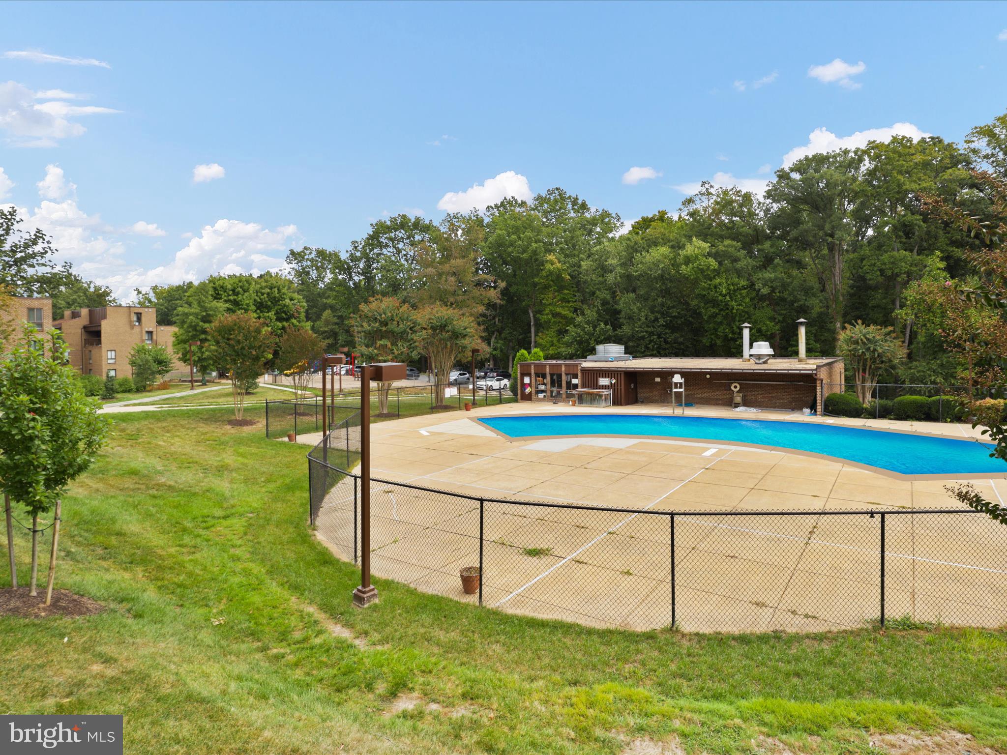 CHESTNUT GROVE - Residential