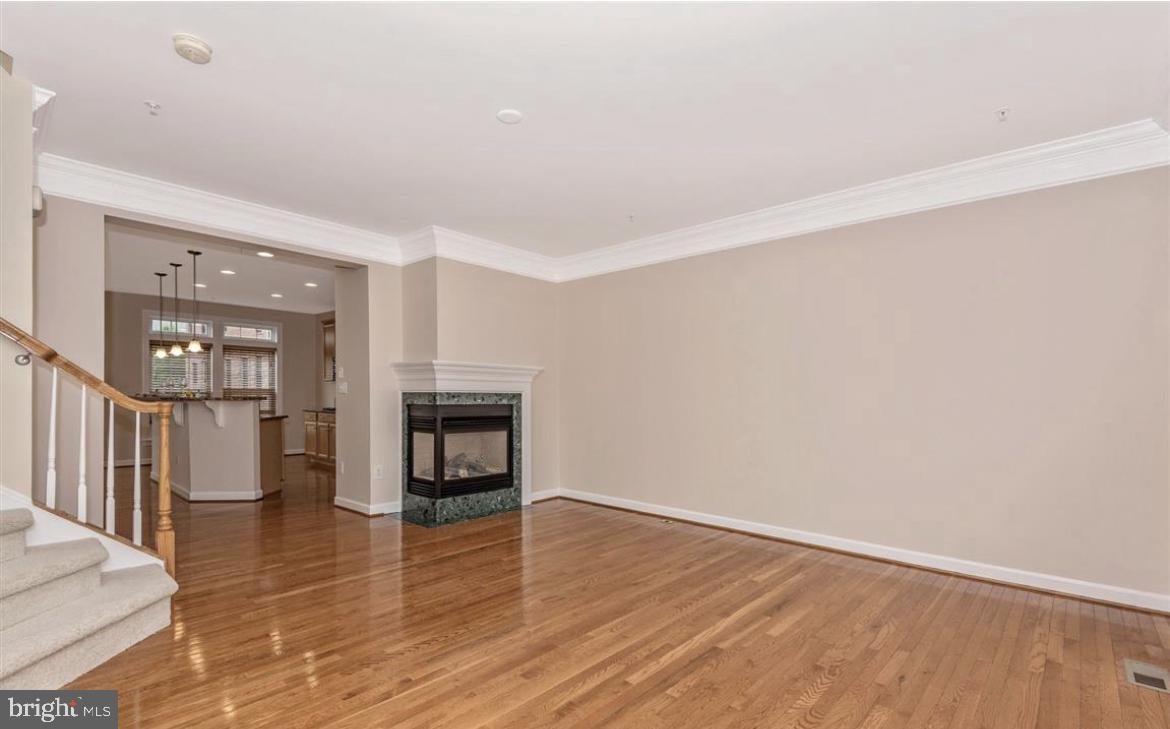 VILLAGES OF URBANA - Residential Lease