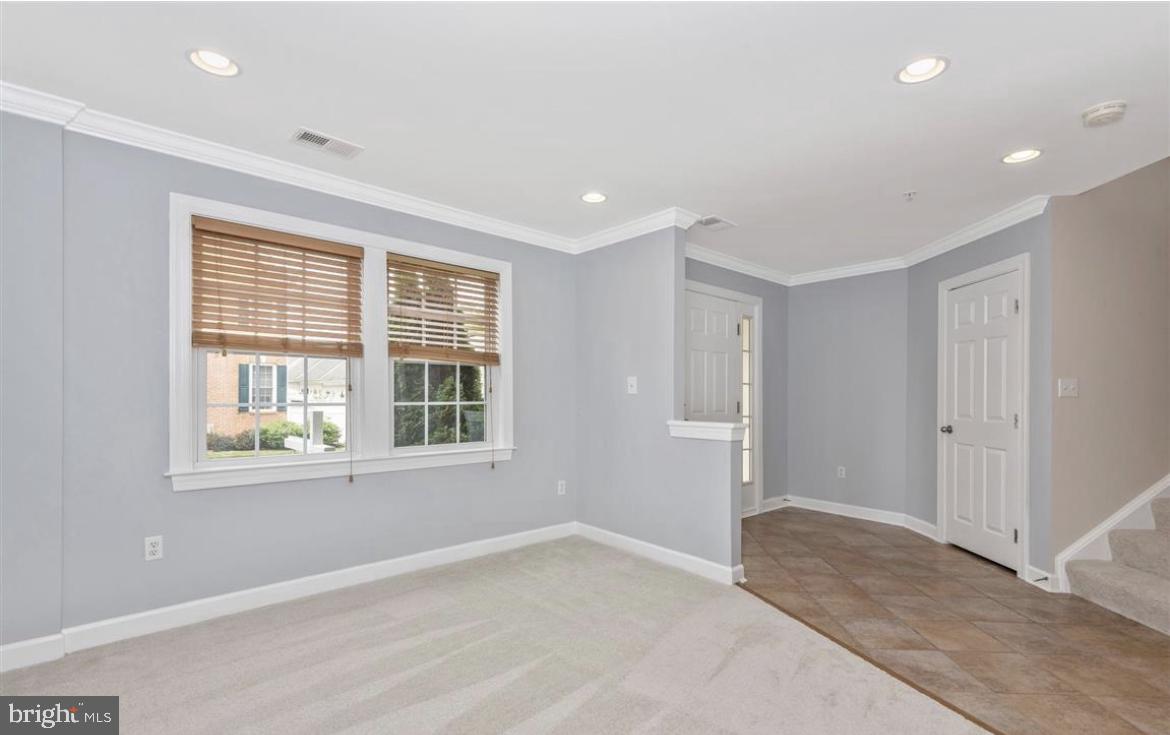 VILLAGES OF URBANA - Residential Lease