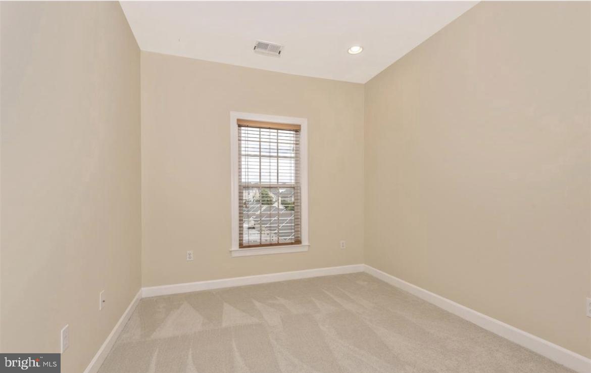 VILLAGES OF URBANA - Residential Lease