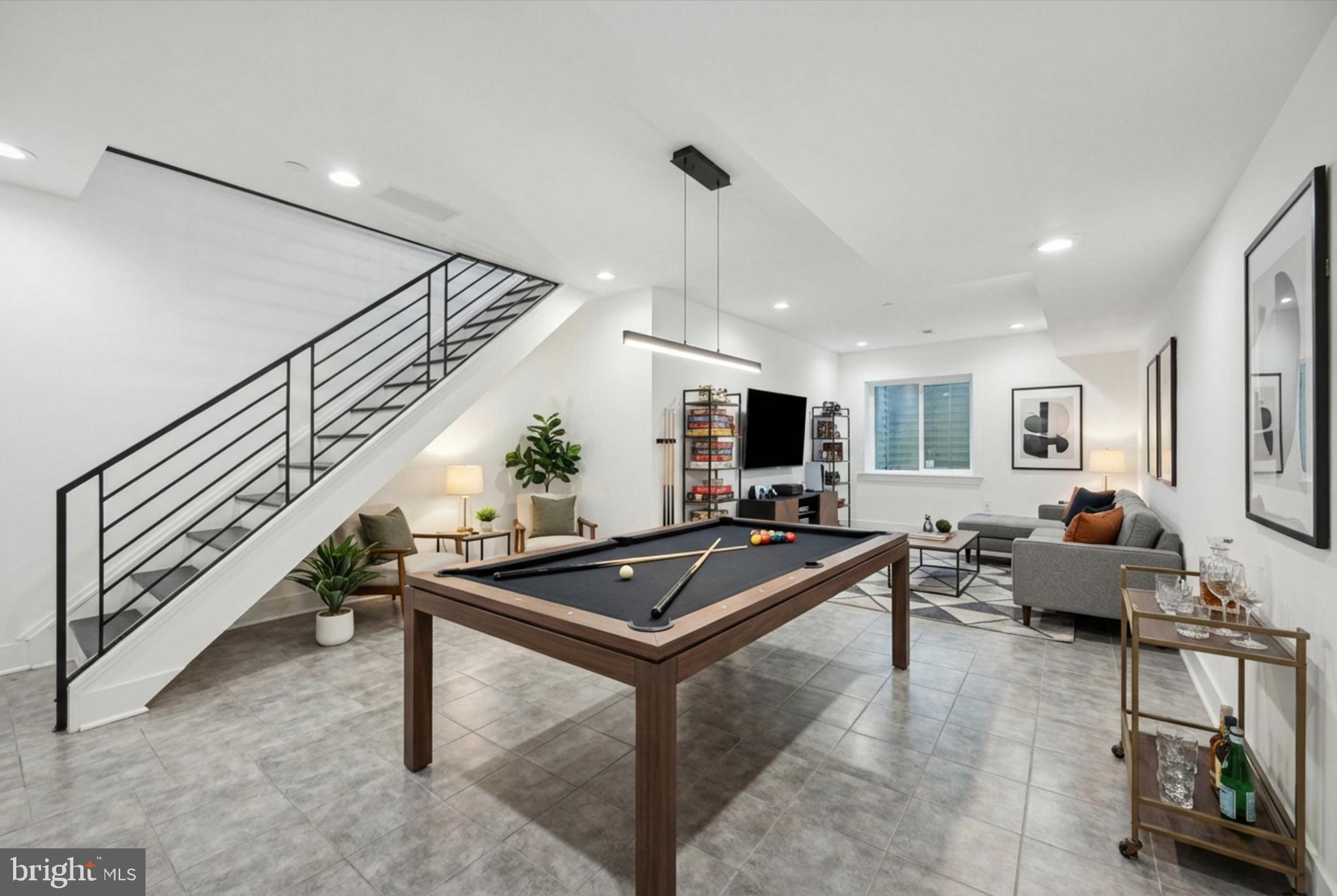 1327 S HOLLYWOOD STREET