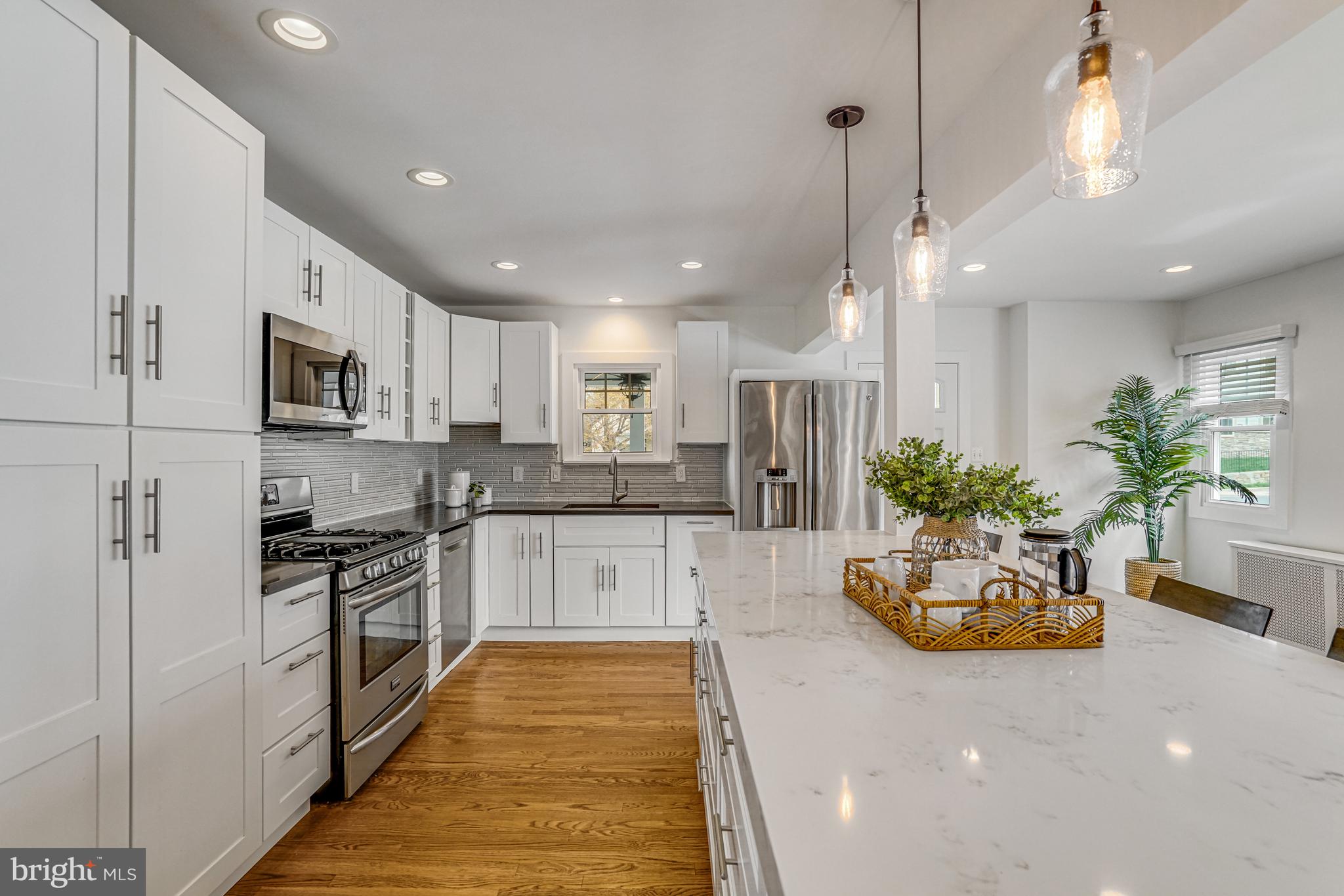 ADDISON HEIGHTS - Residential