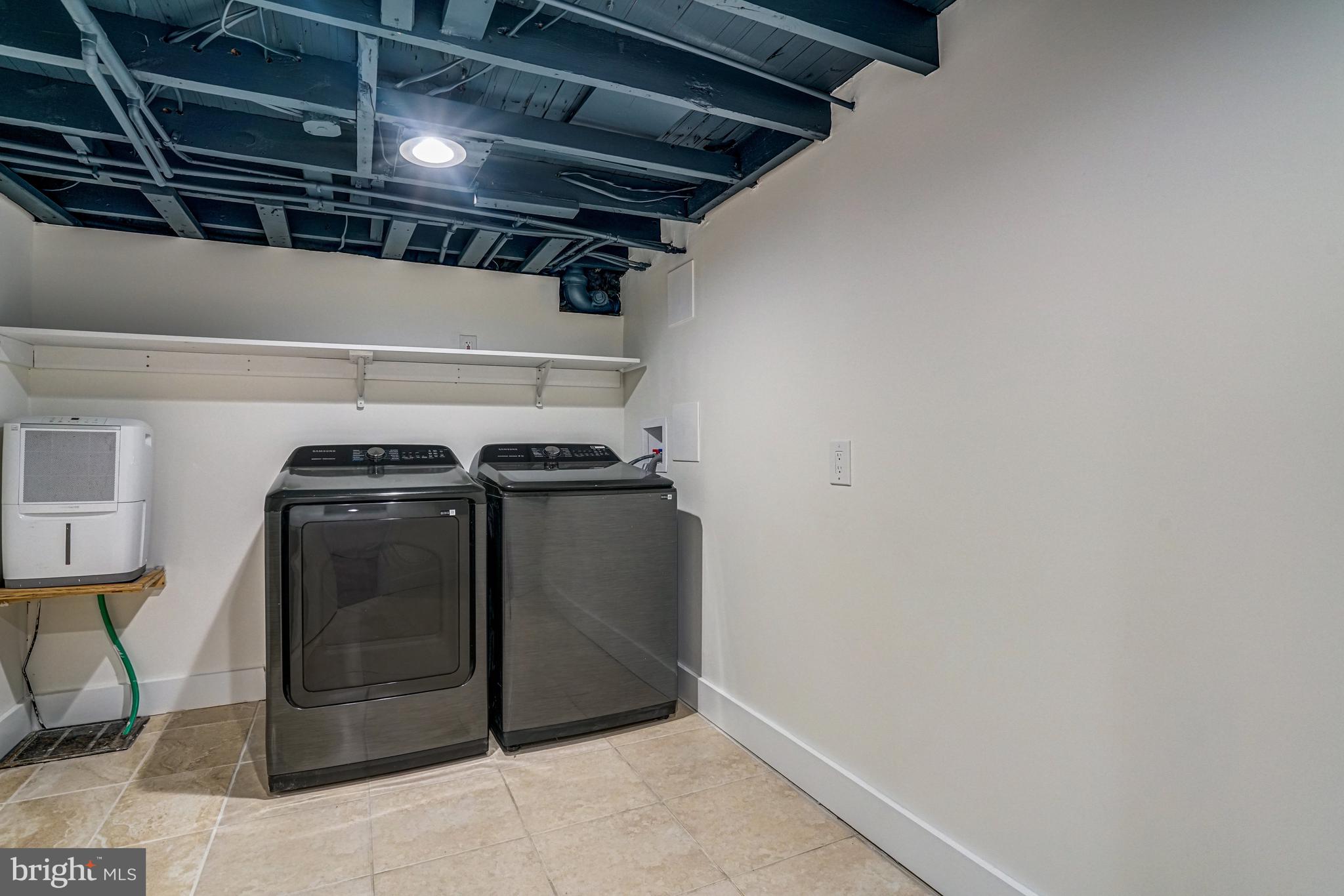 ADDISON HEIGHTS - Residential