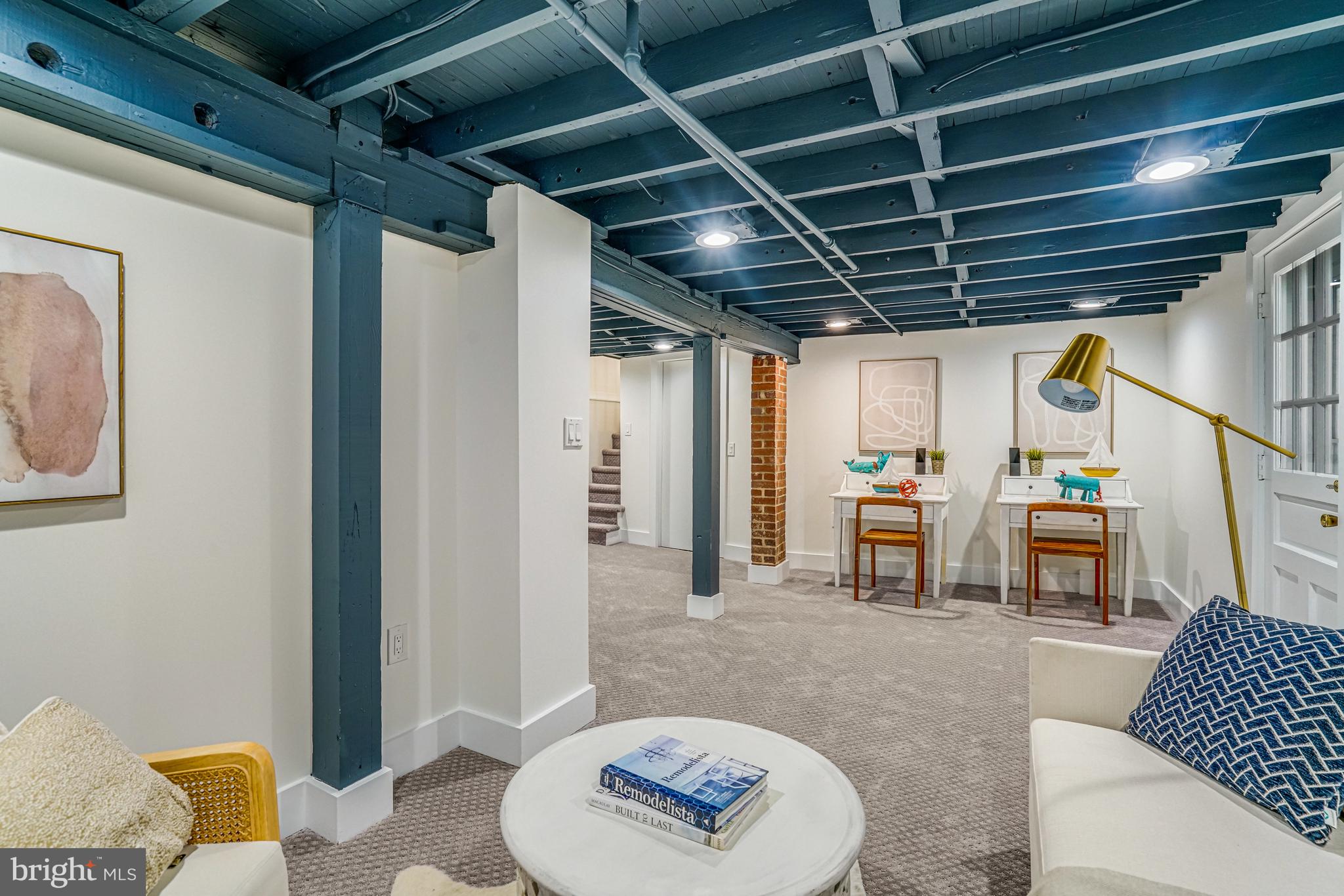 ADDISON HEIGHTS - Residential