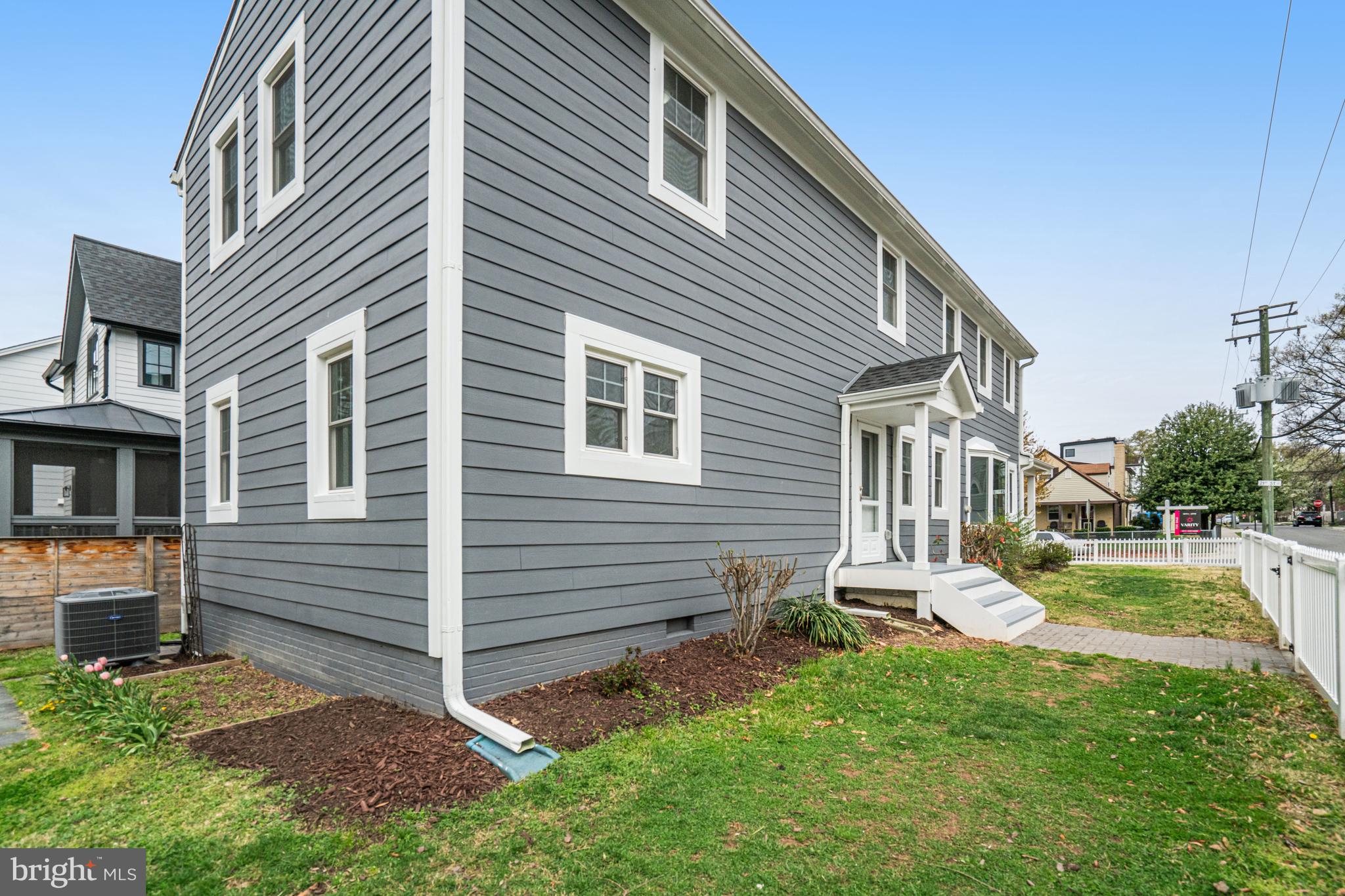 ADDISON HEIGHTS - Residential