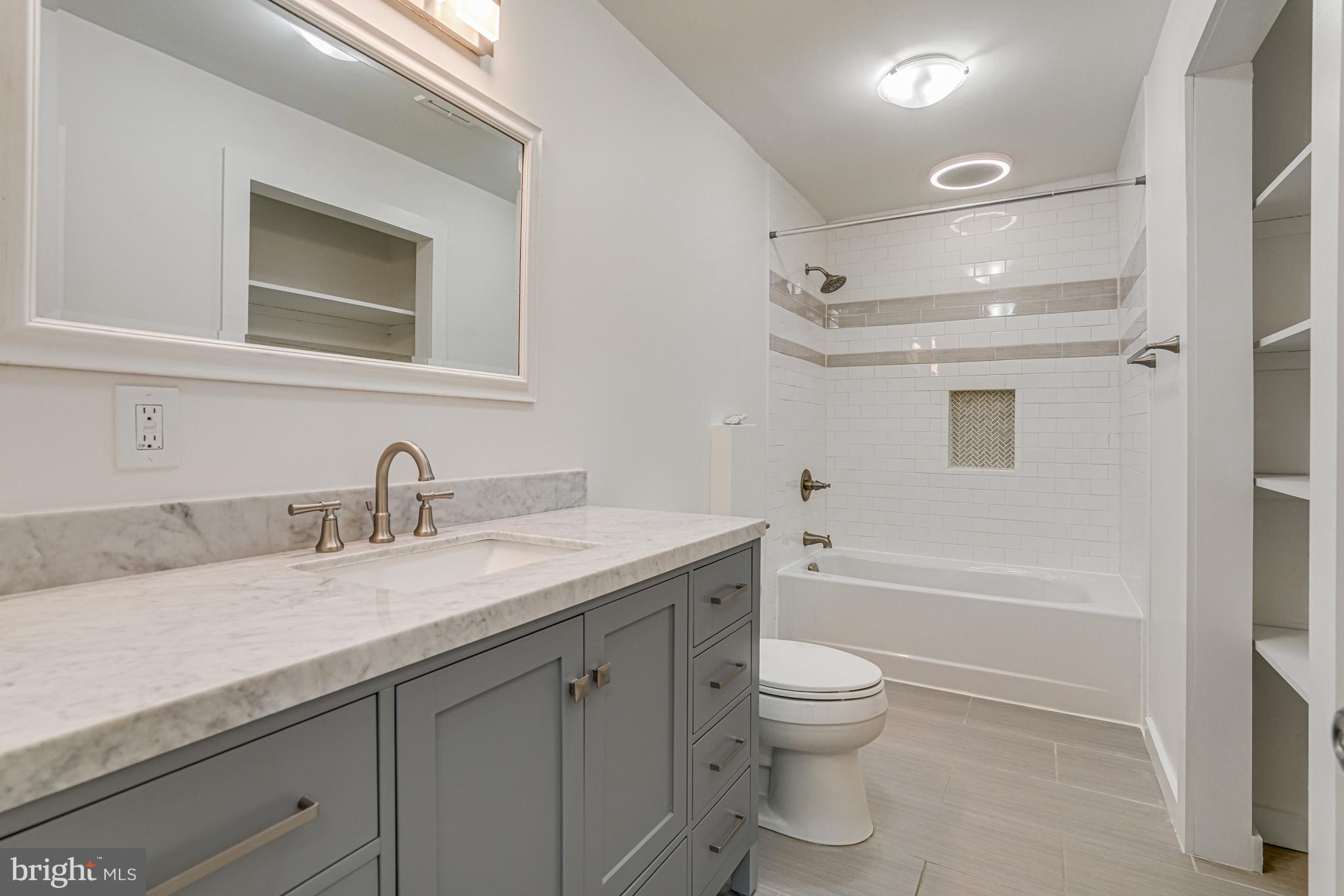 ADDISON HEIGHTS - Residential