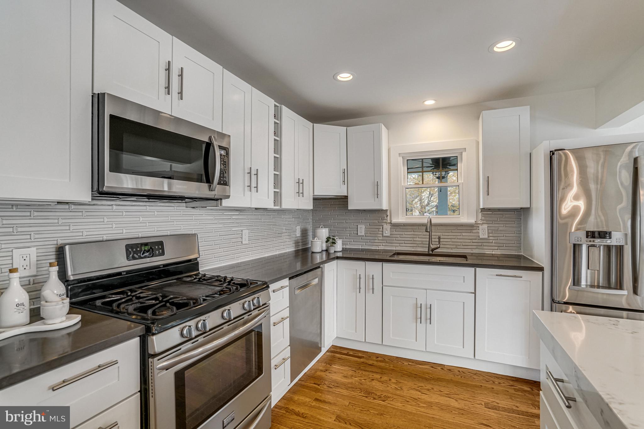 ADDISON HEIGHTS - Residential