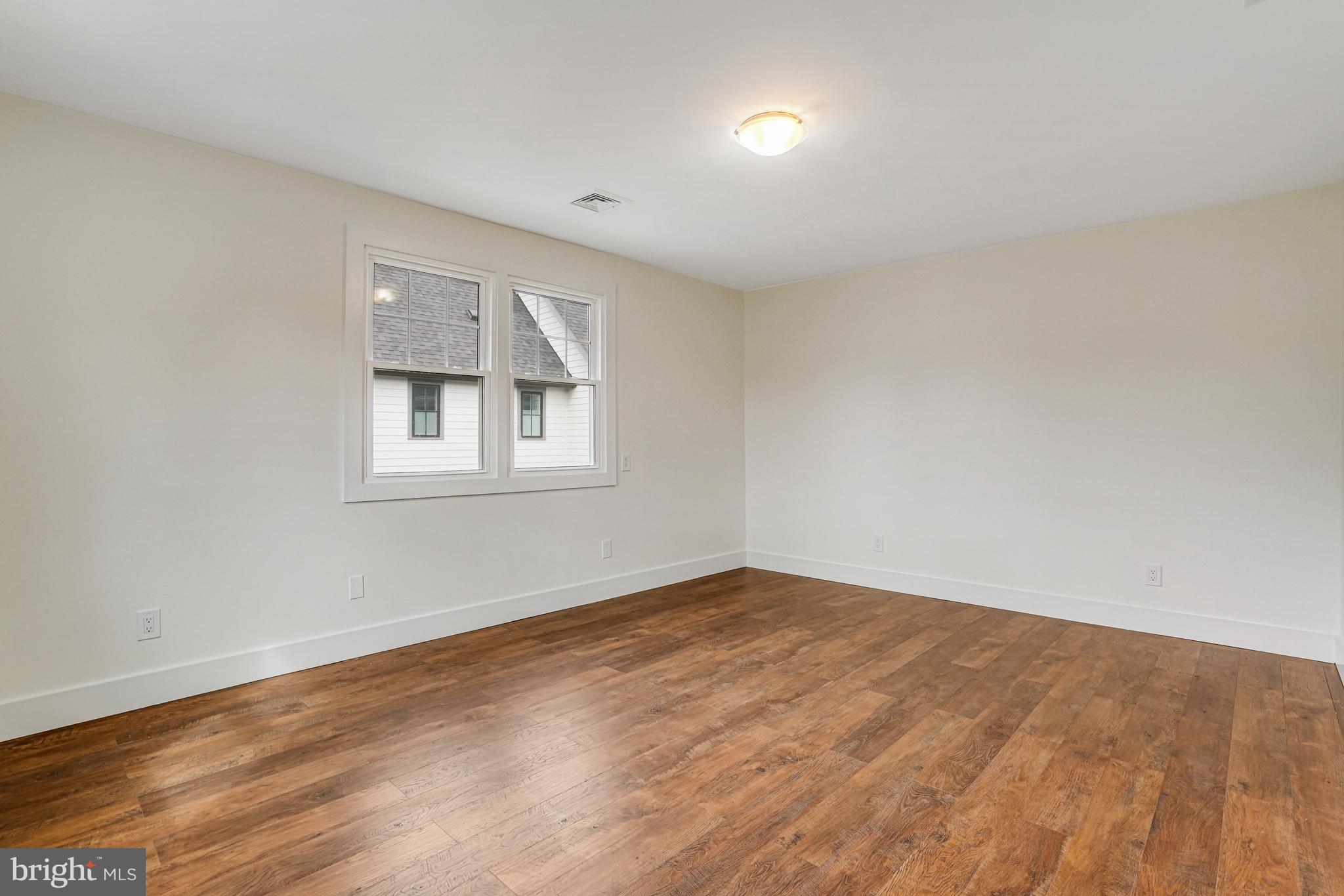 ADDISON HEIGHTS - Residential