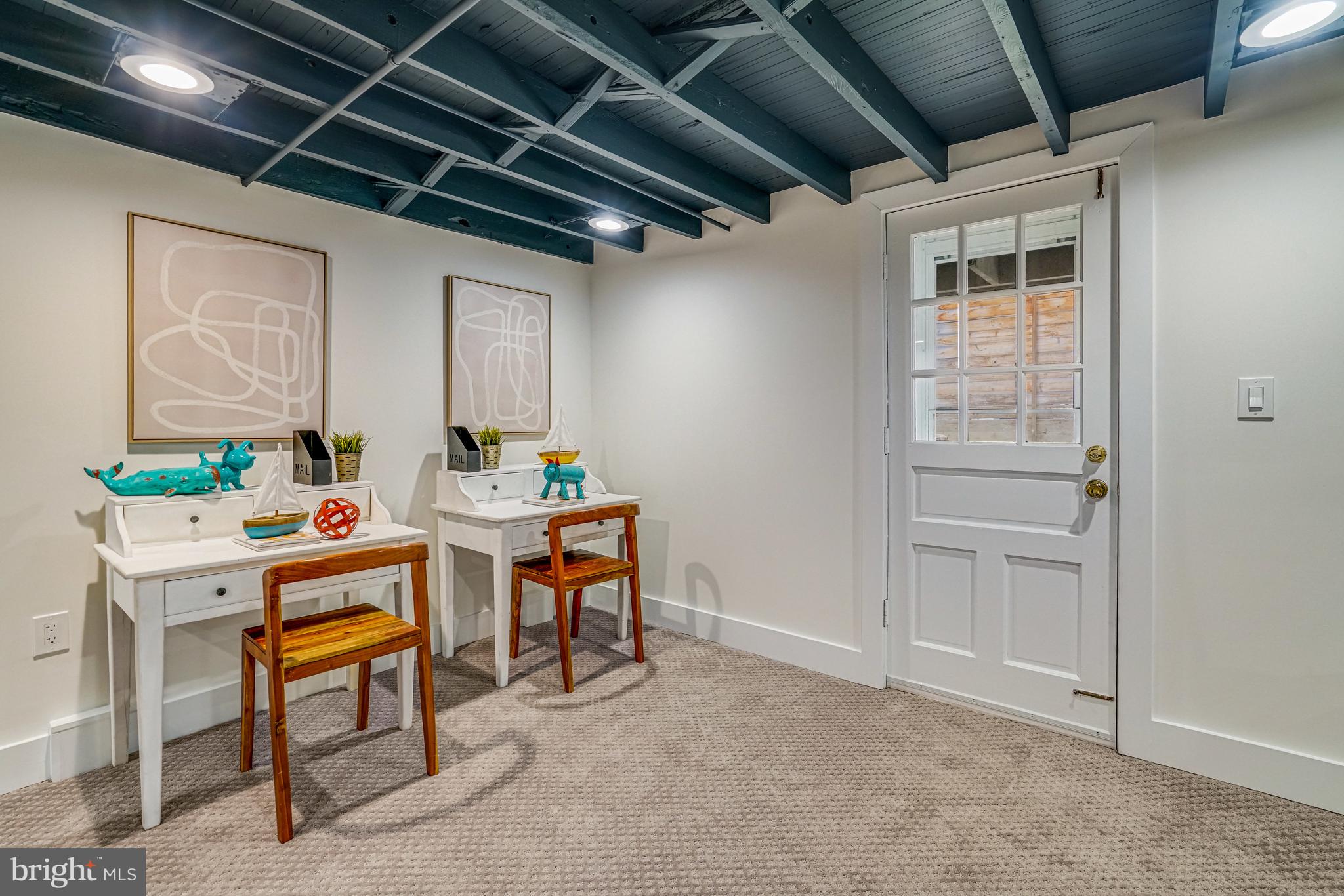 ADDISON HEIGHTS - Residential