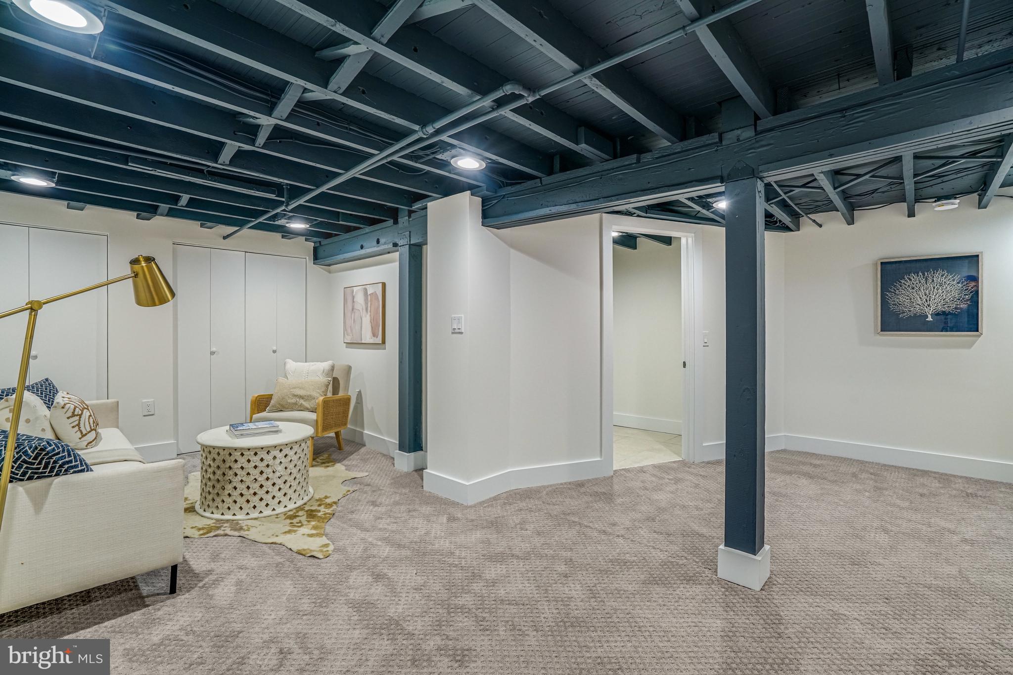 ADDISON HEIGHTS - Residential