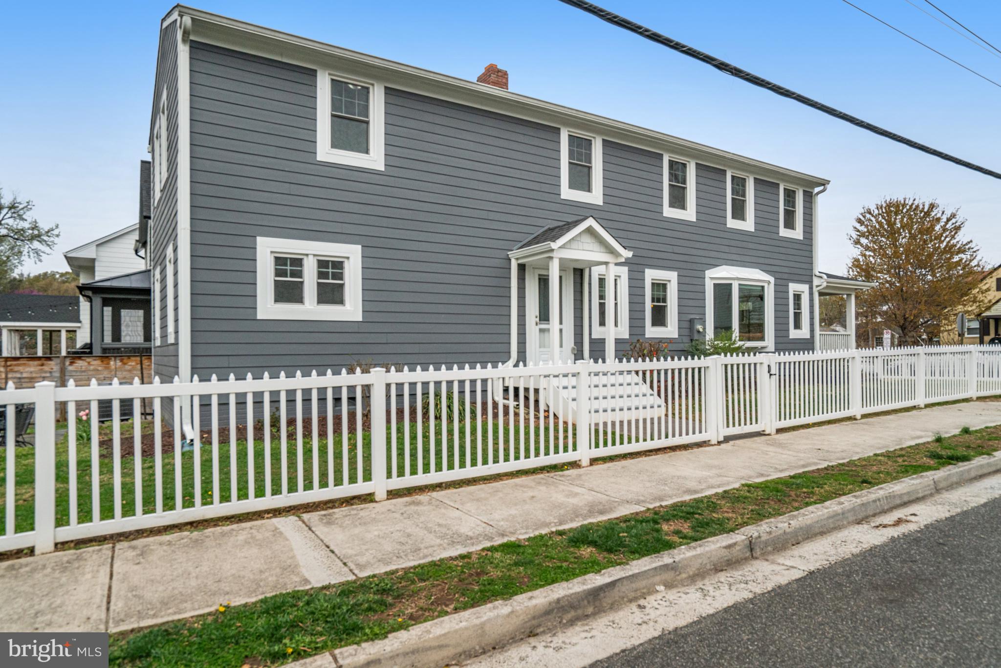 ADDISON HEIGHTS - Residential