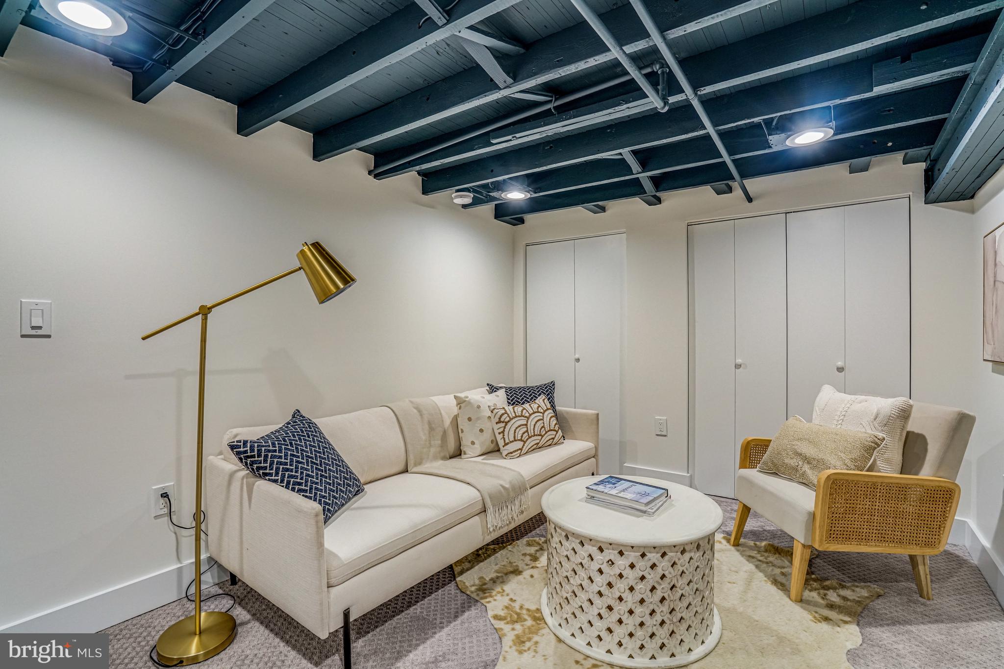 ADDISON HEIGHTS - Residential