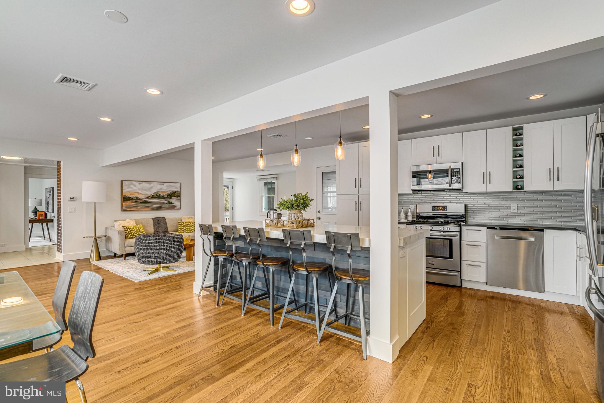 ADDISON HEIGHTS - Residential